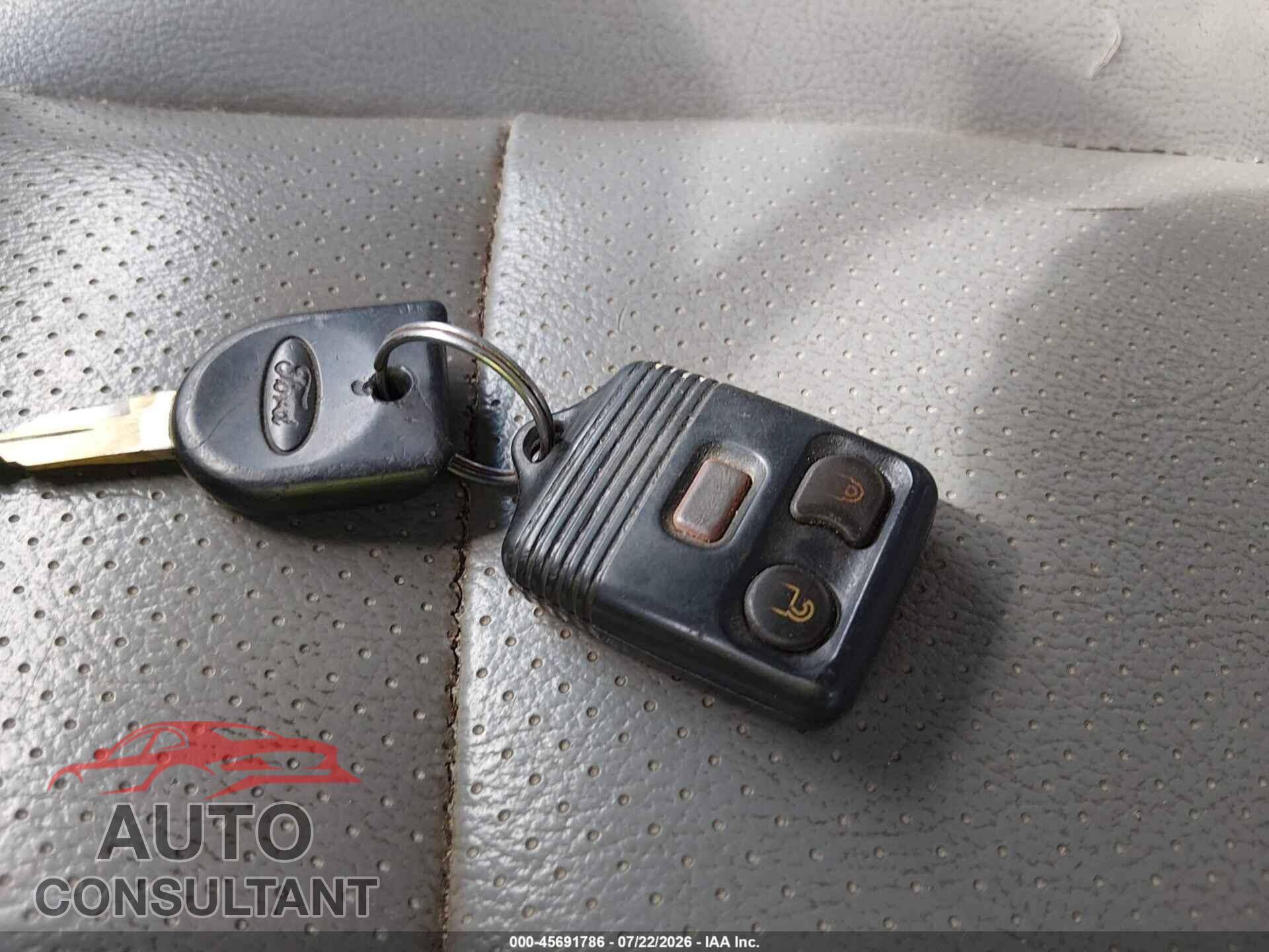 FORD E-150 2010 - 1FTNE1EW9ADA07324
