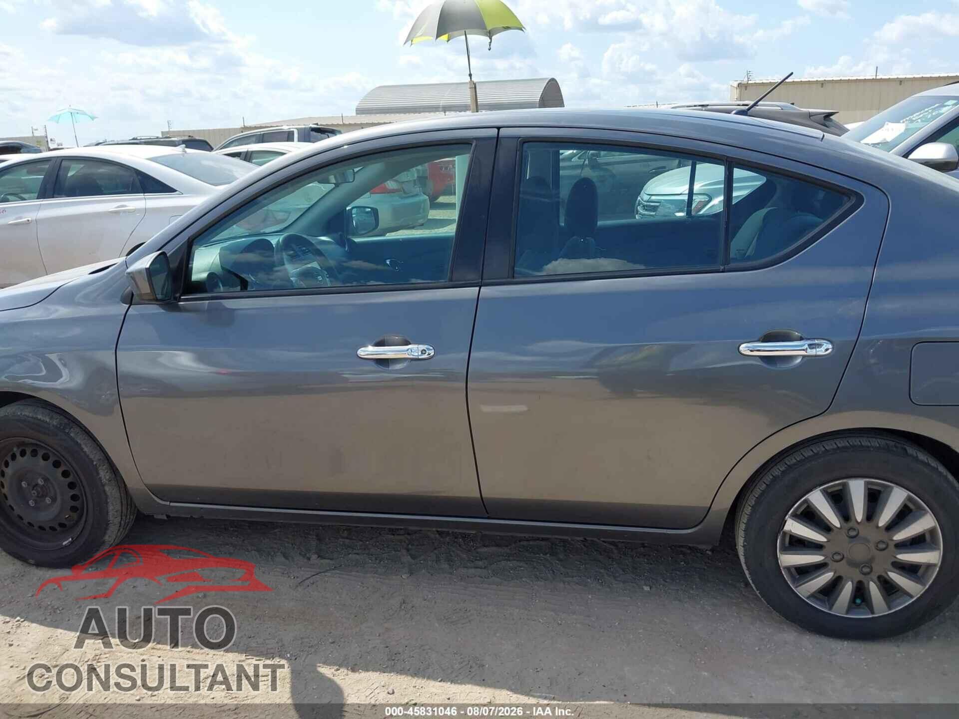 NISSAN VERSA 2019 - 3N1CN7AP3KL813621