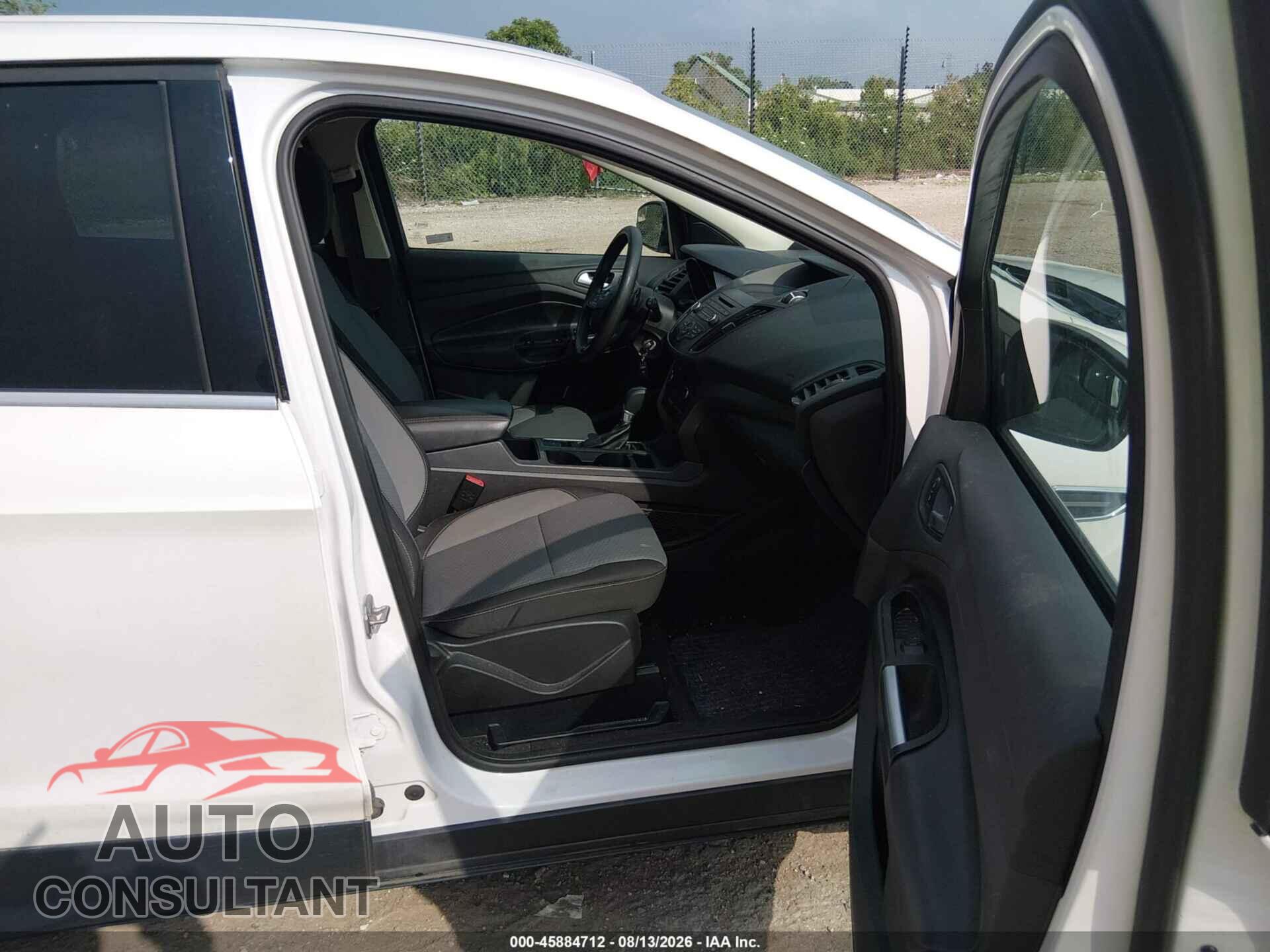 FORD ESCAPE 2017 - 1FMCU9GDXHUC06182