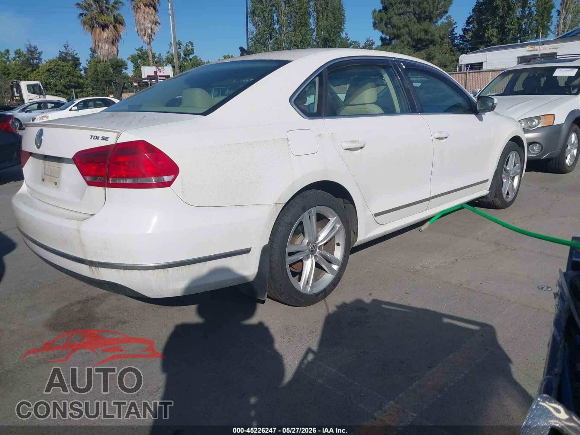 VOLKSWAGEN PASSAT 2013 - 1VWBN7A32DC018741