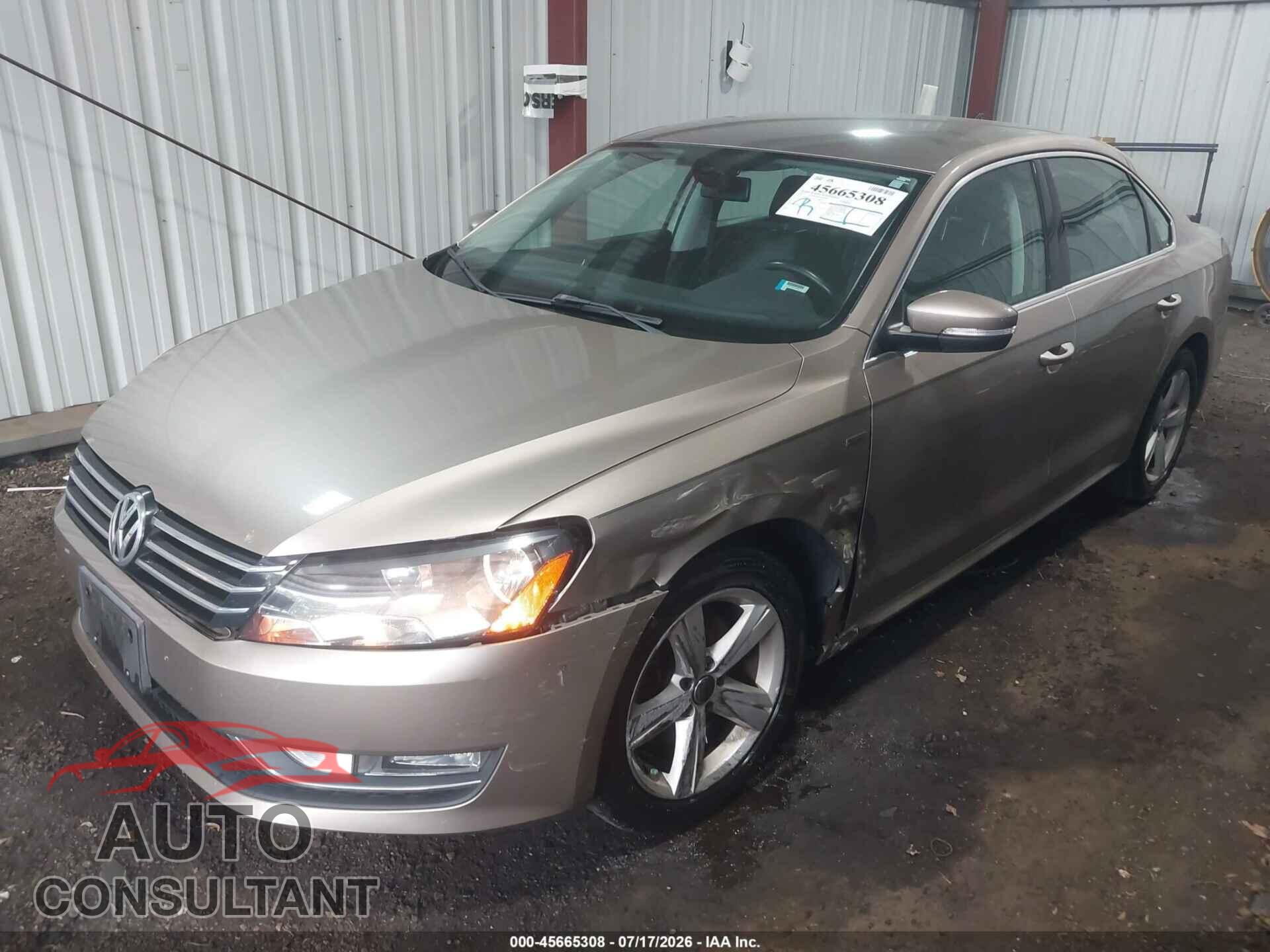 VOLKSWAGEN PASSAT 2015 - 1VWAT7A32FC112624