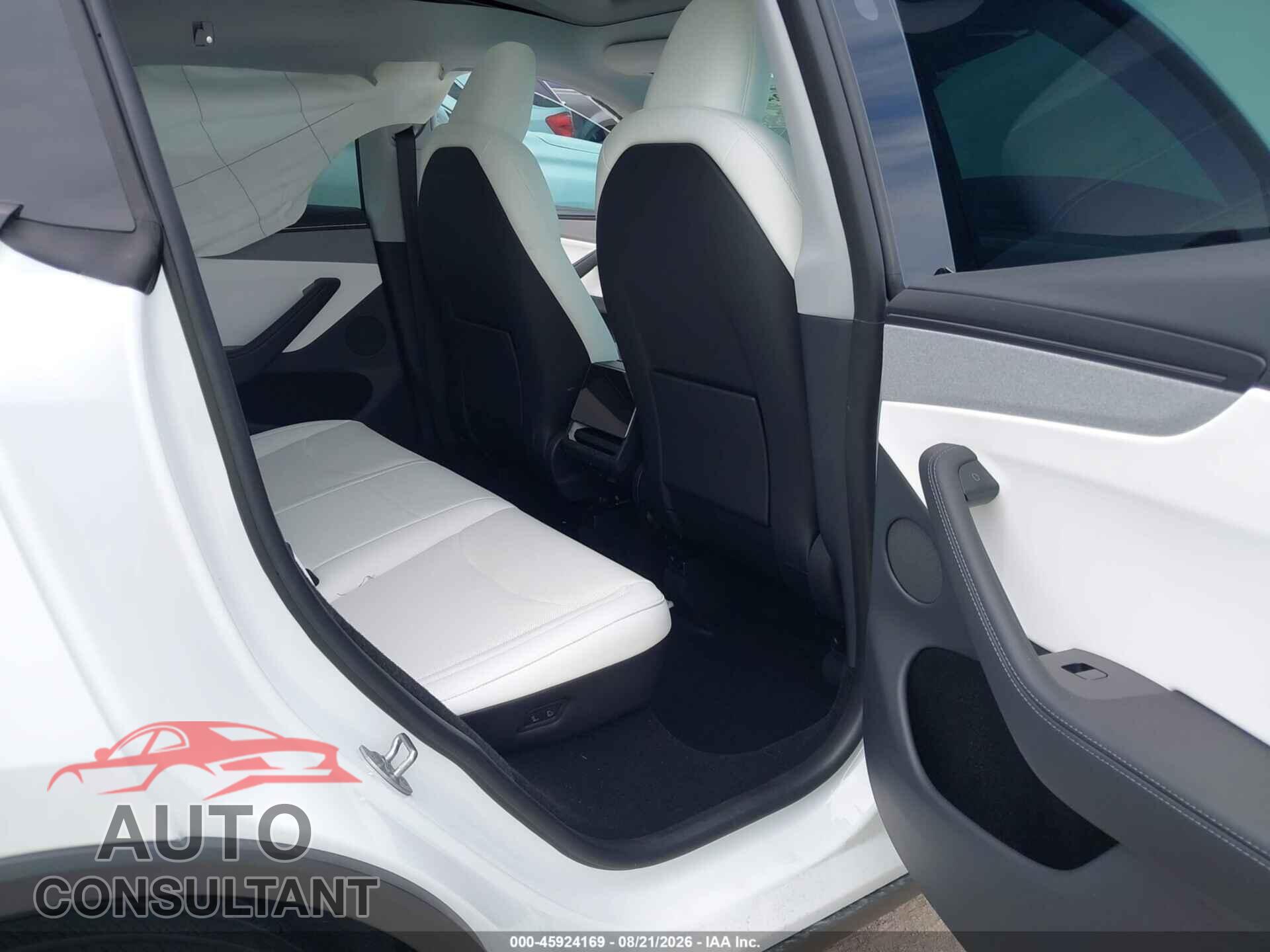 TESLA MODEL Y 2026 - 7SAYGDEDXTA468891