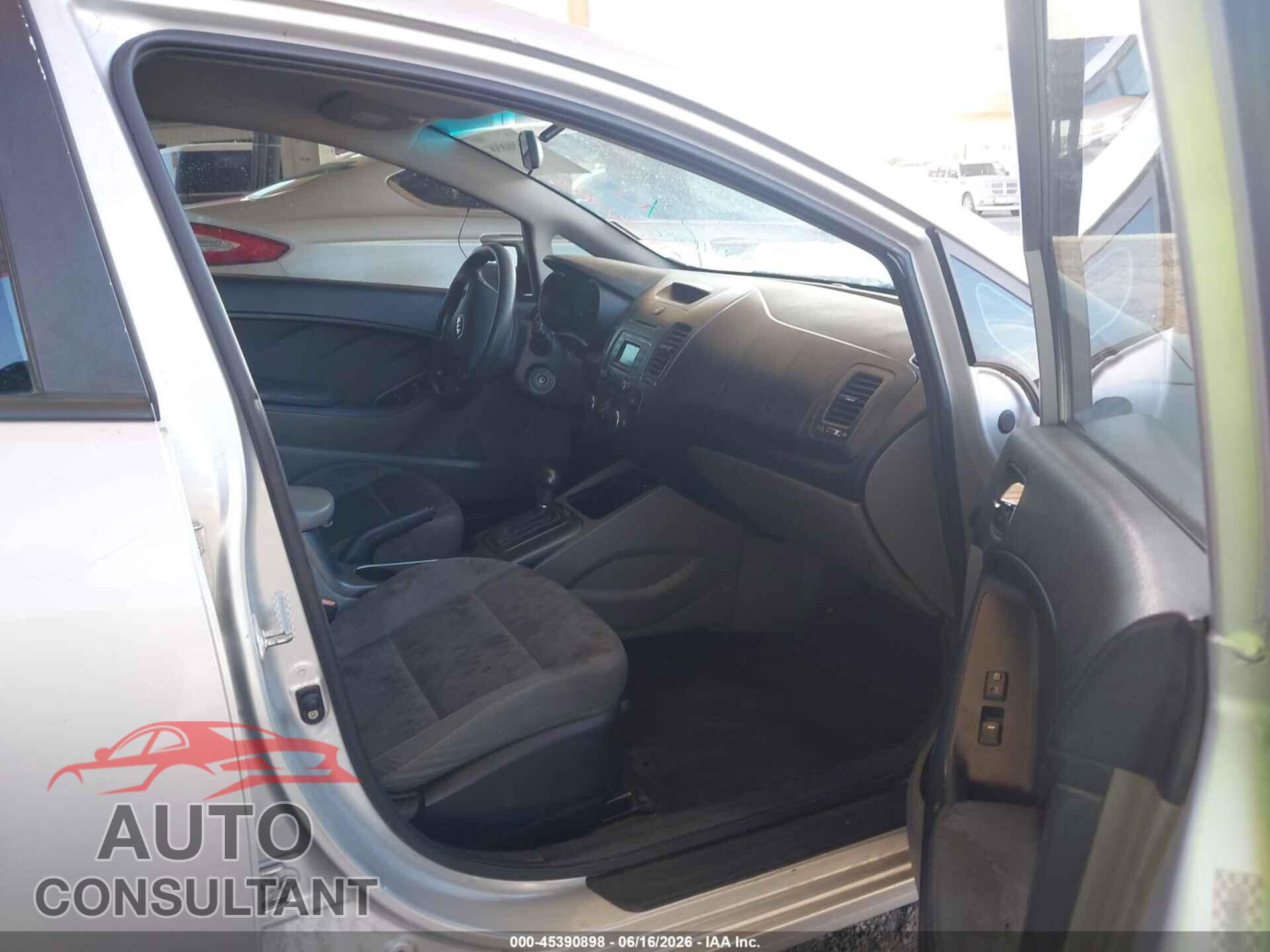 KIA FORTE 2015 - KNAFK4A67F5394586