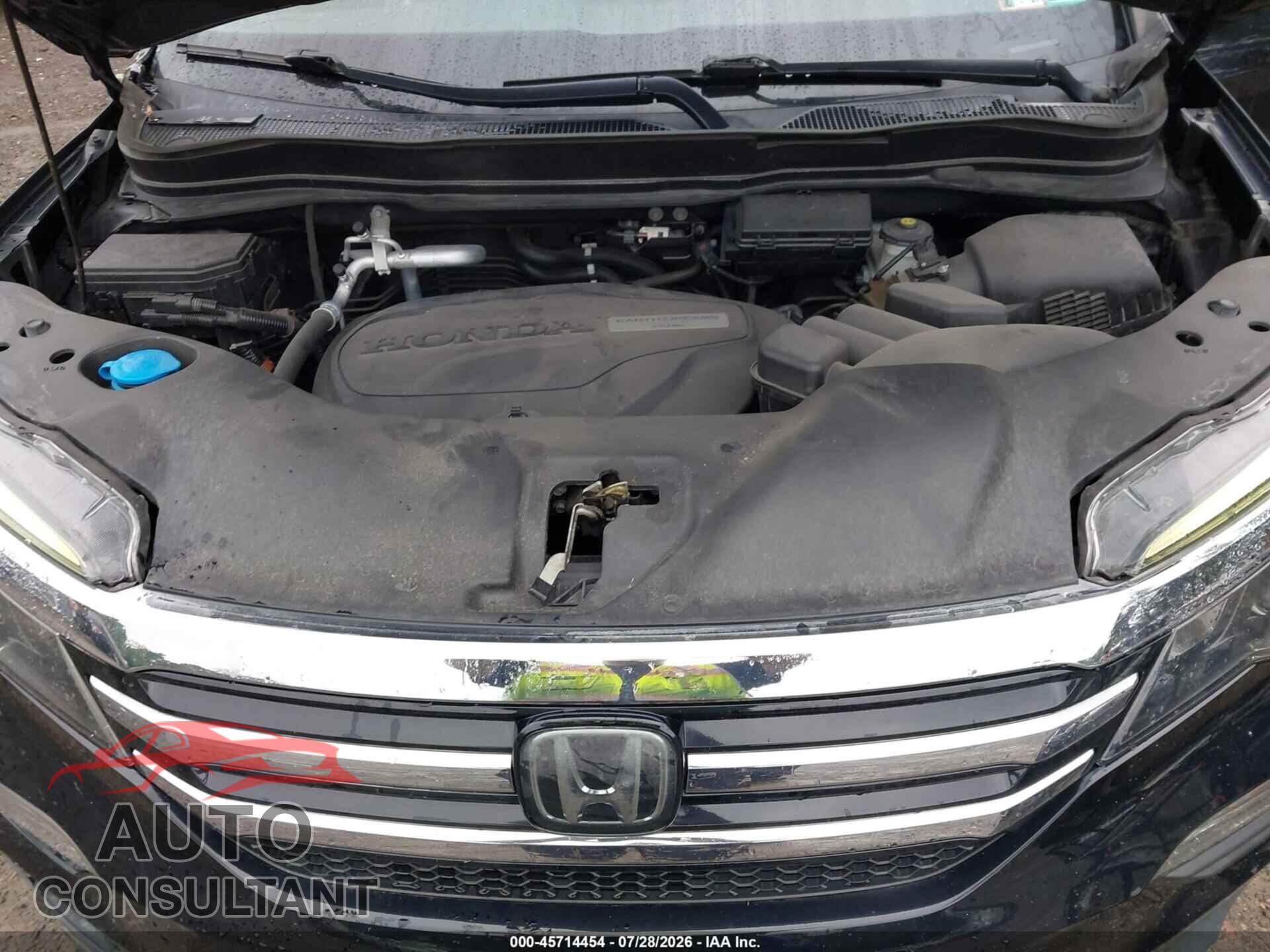HONDA PILOT 2017 - 5FNYF6H96HB003120