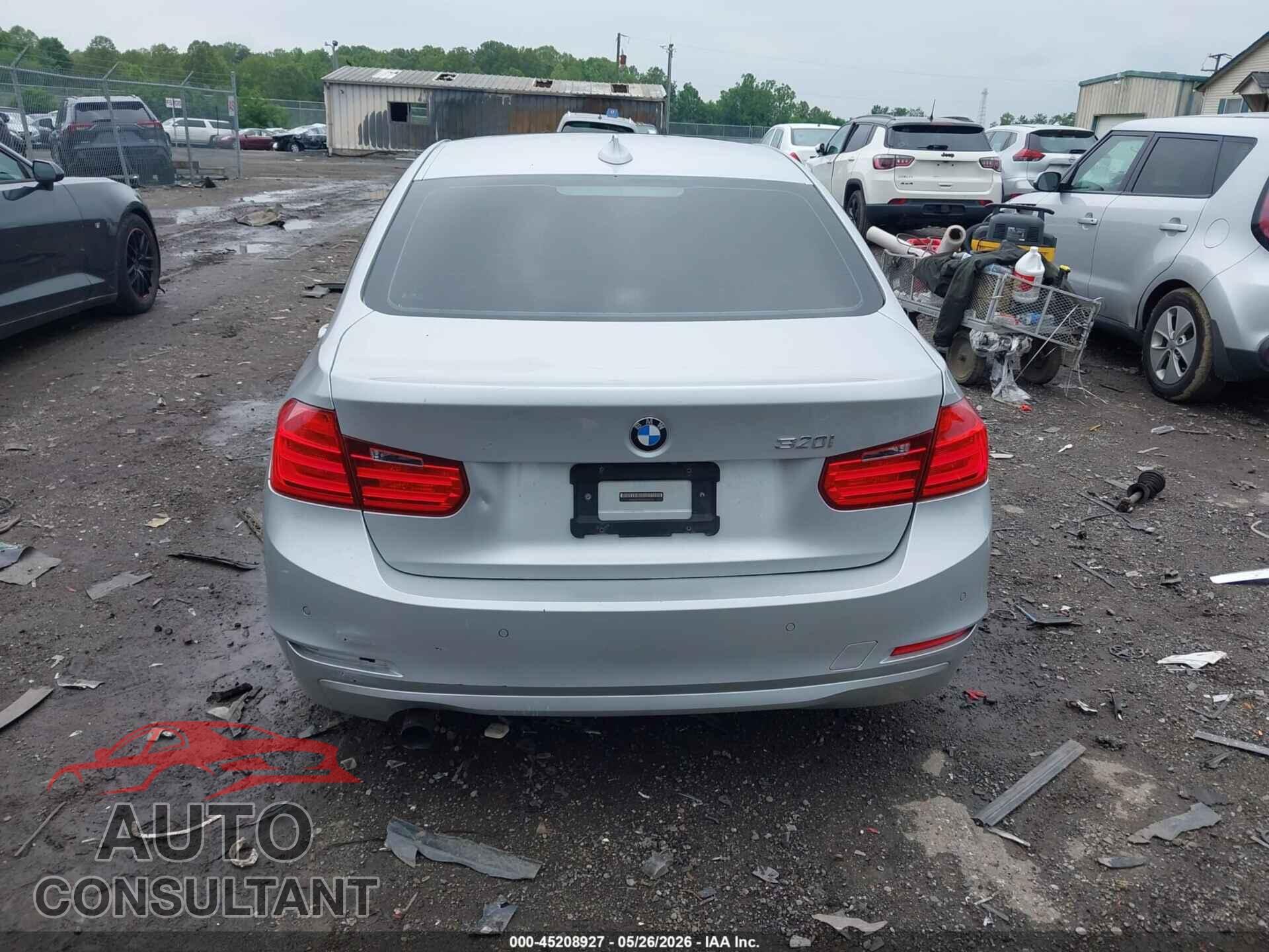 BMW 320I 2015 - WBA3C3G56FNT51429