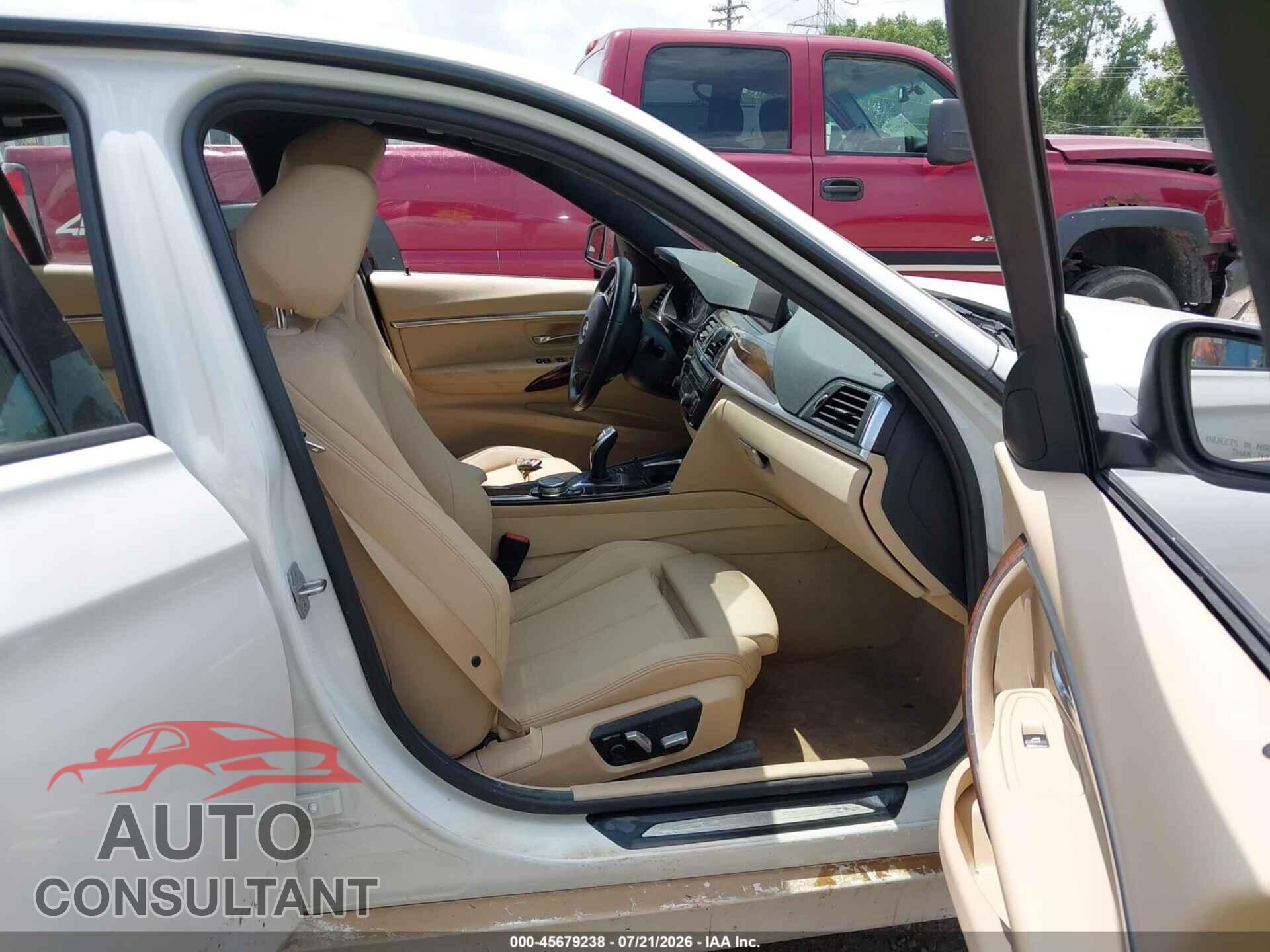 BMW 328I 2016 - WBA8E3G53GNU00071