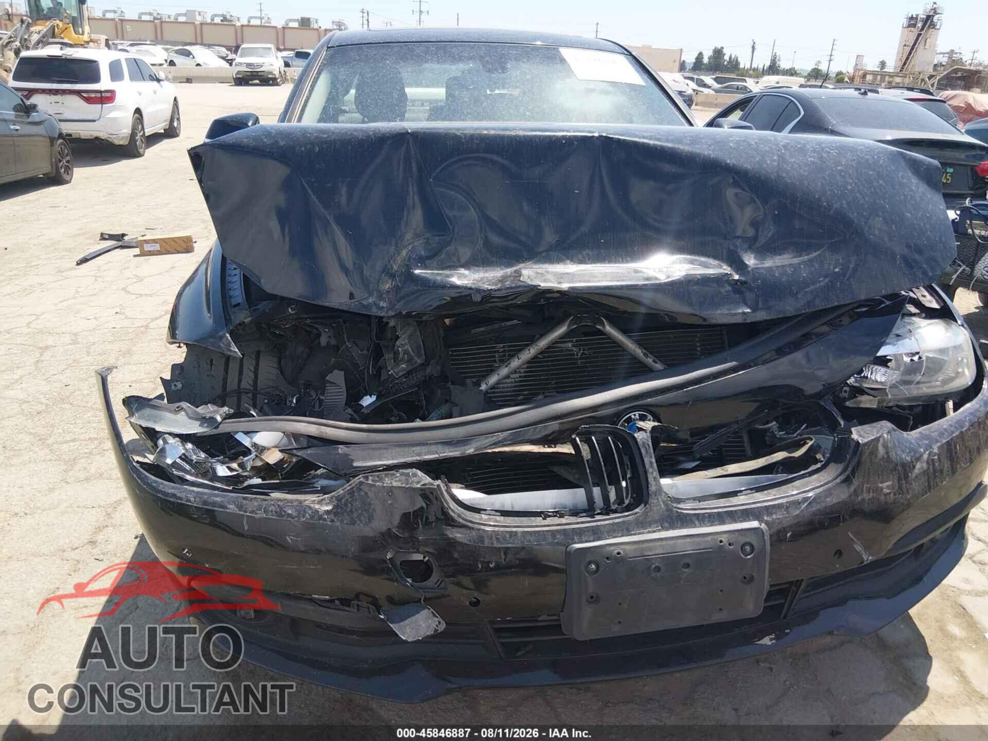 BMW 320I 2016 - WBA8E1G59GNU10513