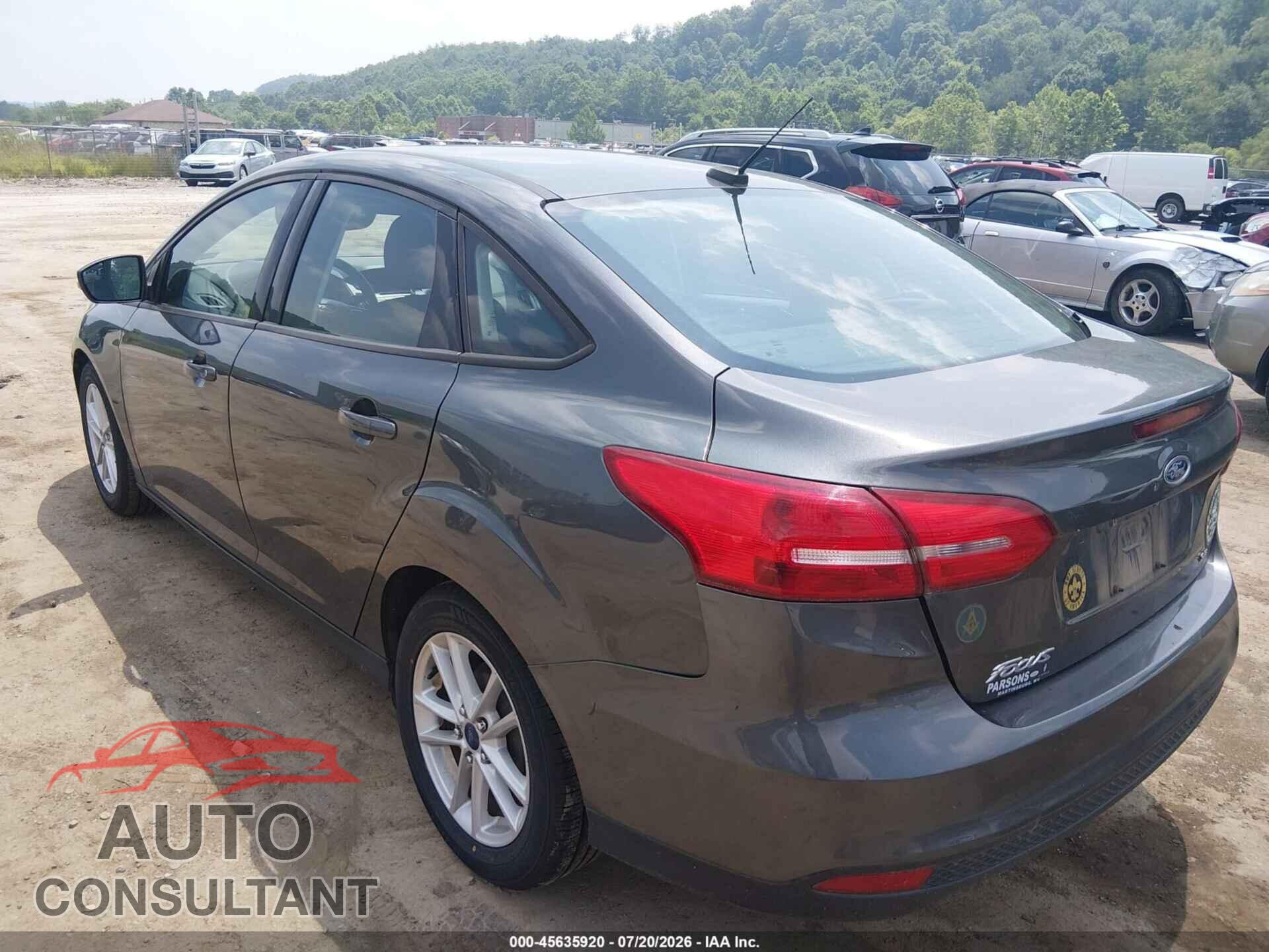 FORD FOCUS 2017 - 1FADP3F22HL212292