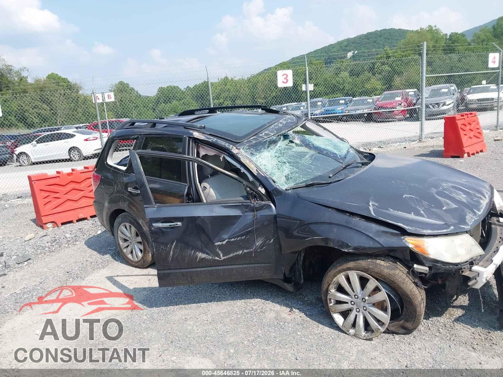 SUBARU FORESTER 2013 - JF2SHADC8DH410193