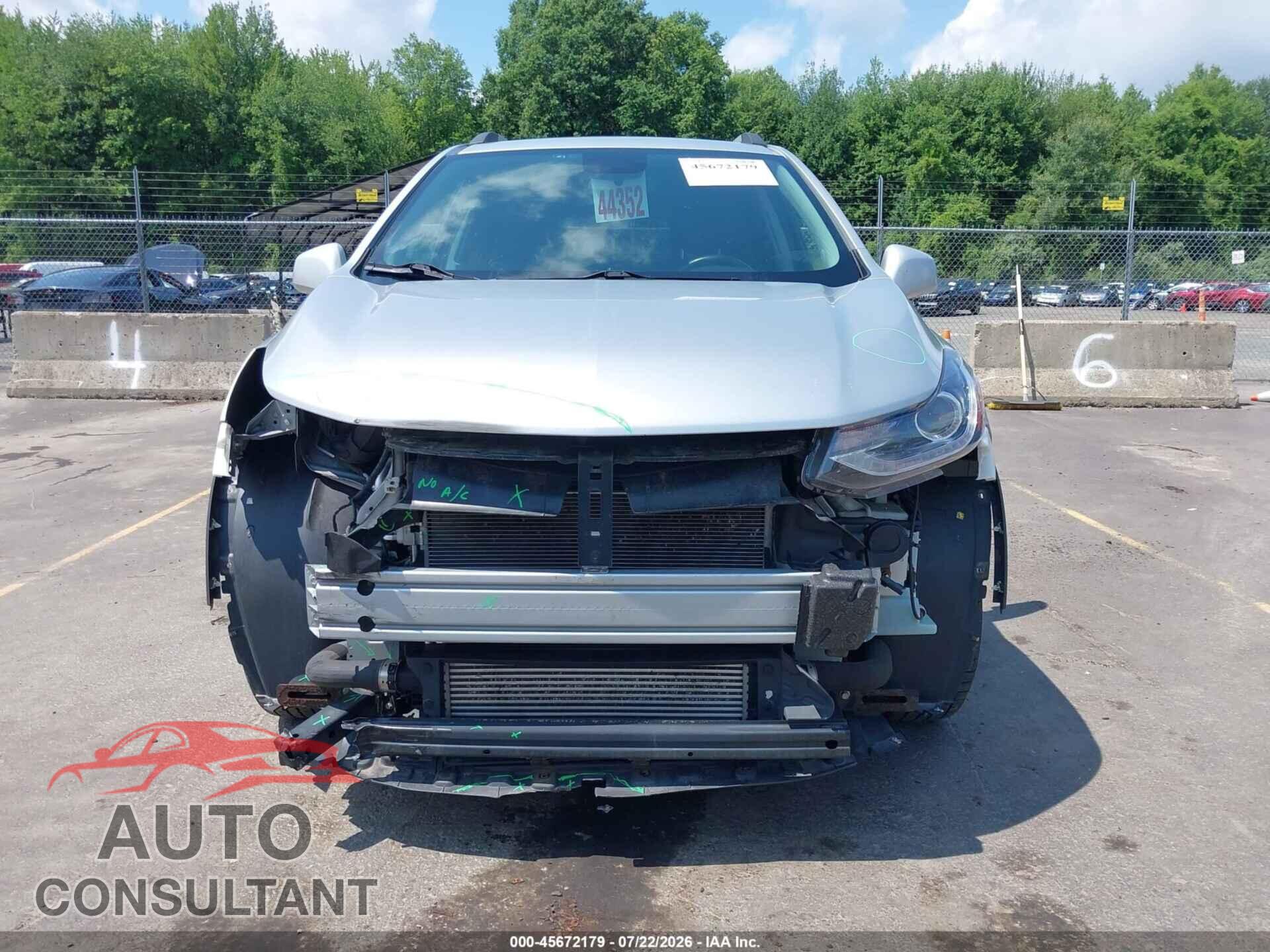 CHEVROLET TRAX 2018 - KL7CJLSB4JB683771