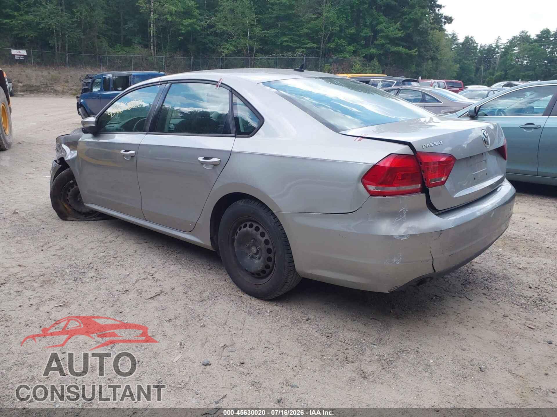 VOLKSWAGEN PASSAT 2014 - 1VWAP7A37EC011632