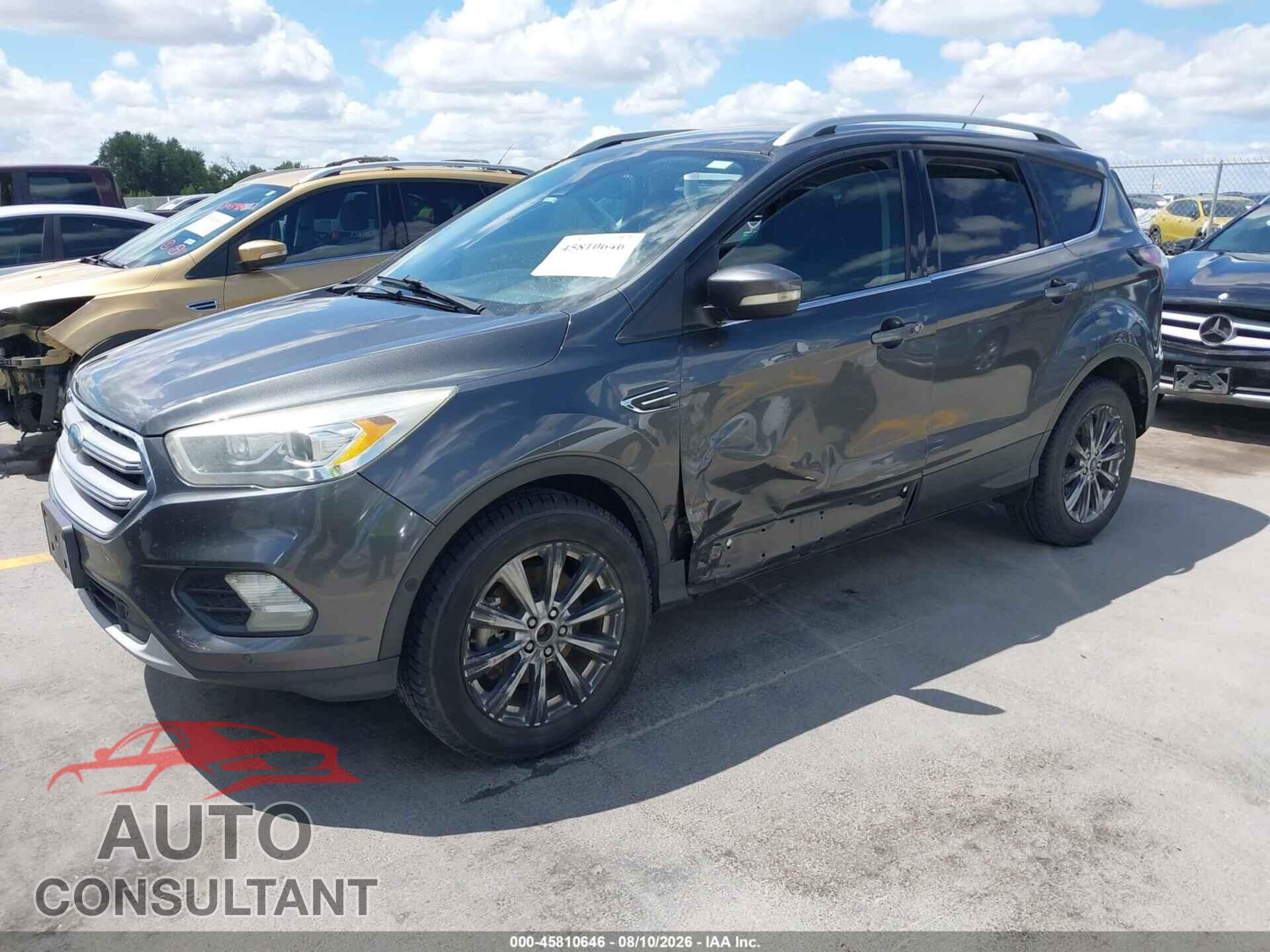 FORD ESCAPE 2017 - 1FMCU0J96HUD92285