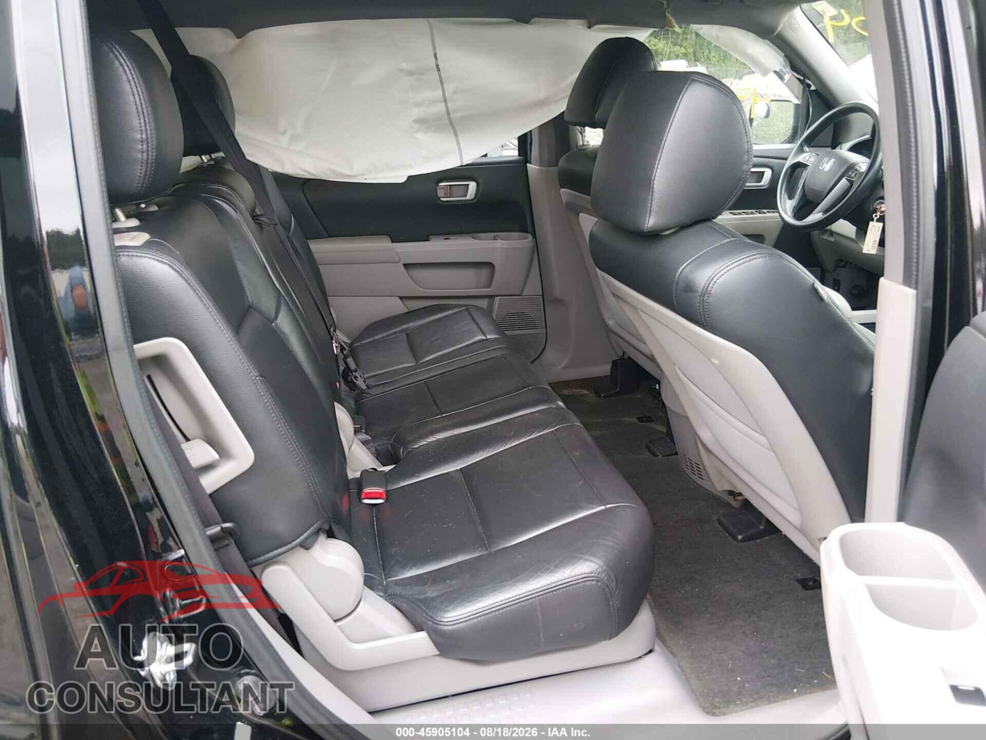 HONDA PILOT 2015 - 5FNYF4H48FB076320