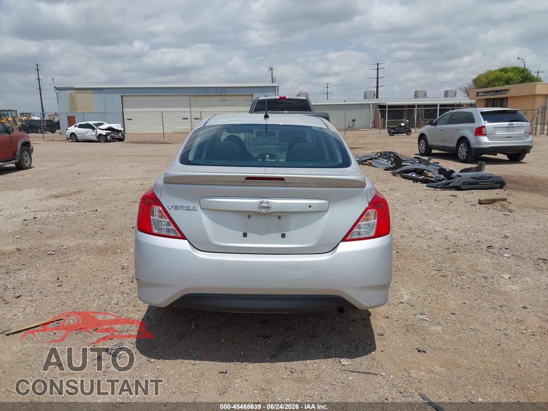 NISSAN VERSA 2017 - 3N1CN7AP3HL904607