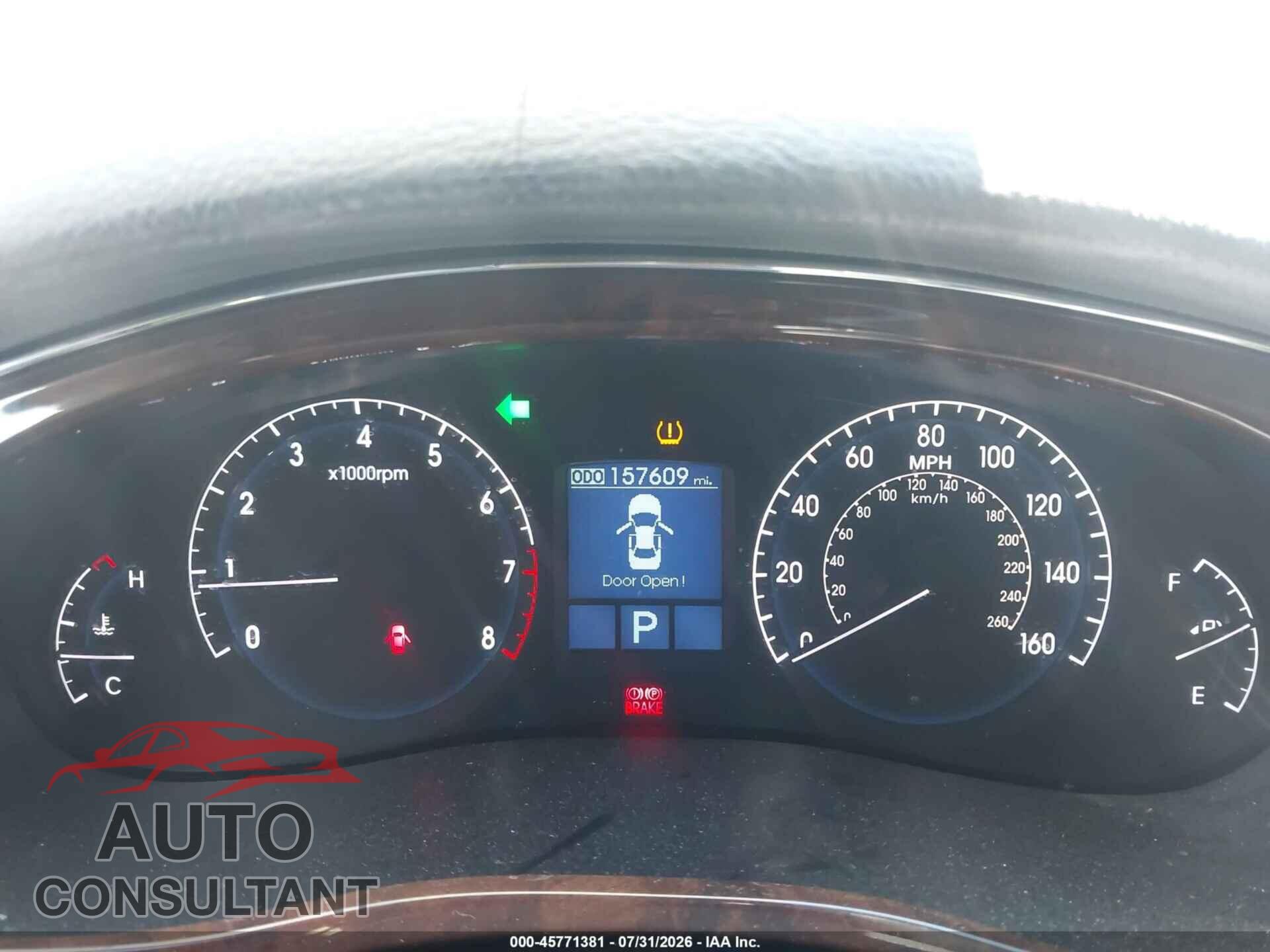 HYUNDAI GENESIS 2011 - KMHGC4DE8BU115732
