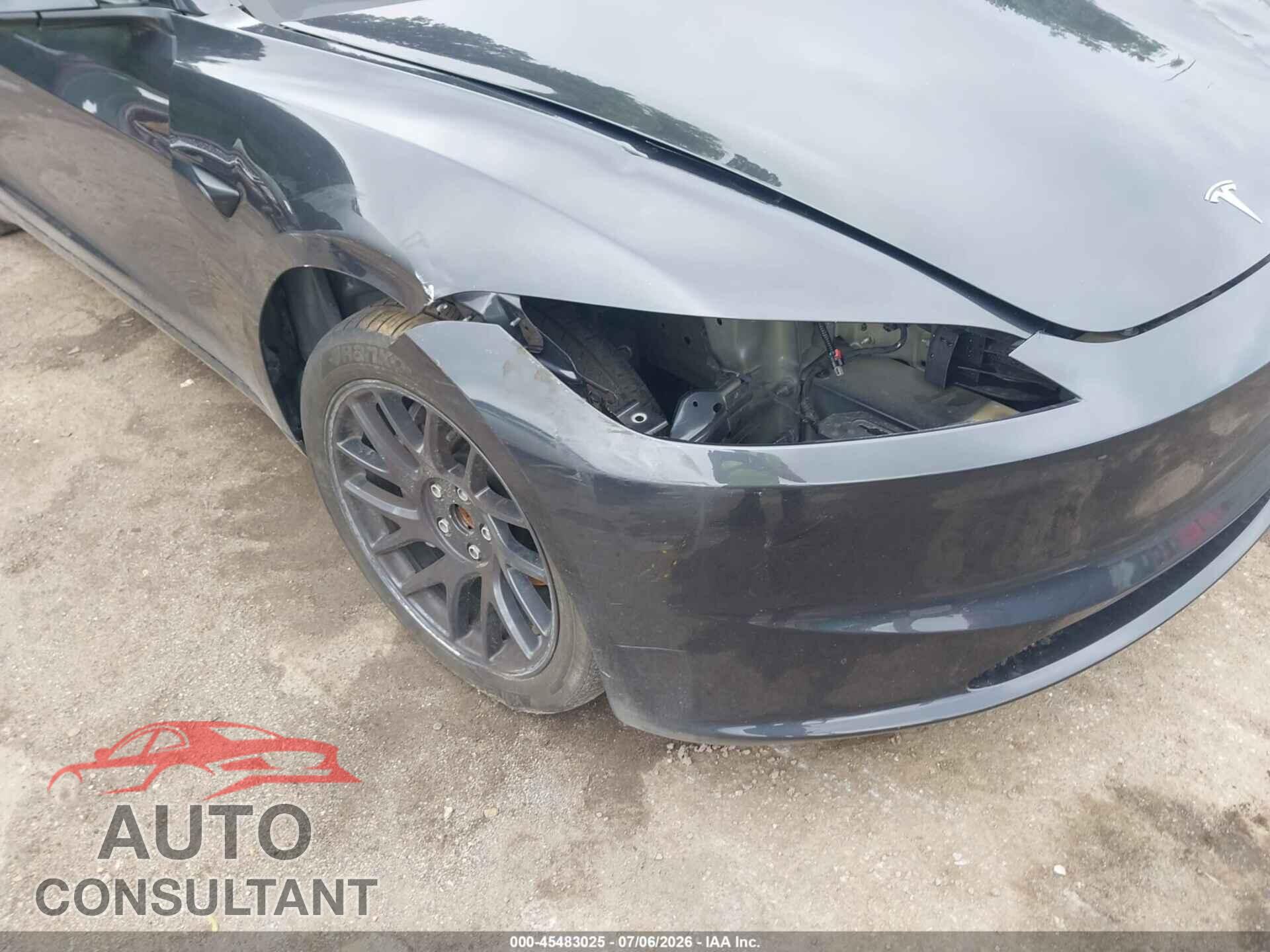 TESLA MODEL 3 2024 - 5YJ3E1EA8RF858899