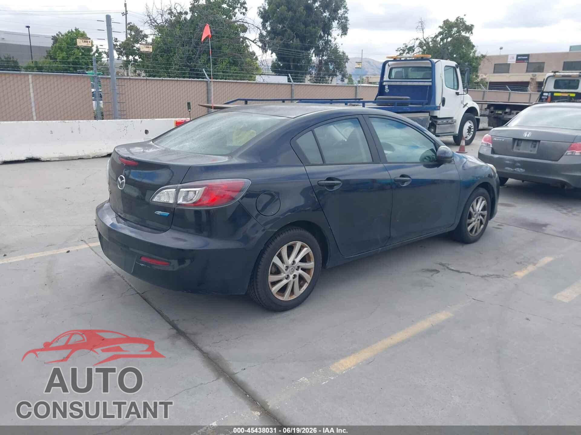 MAZDA MAZDA3 2012 - JM1BL1V77C1552962