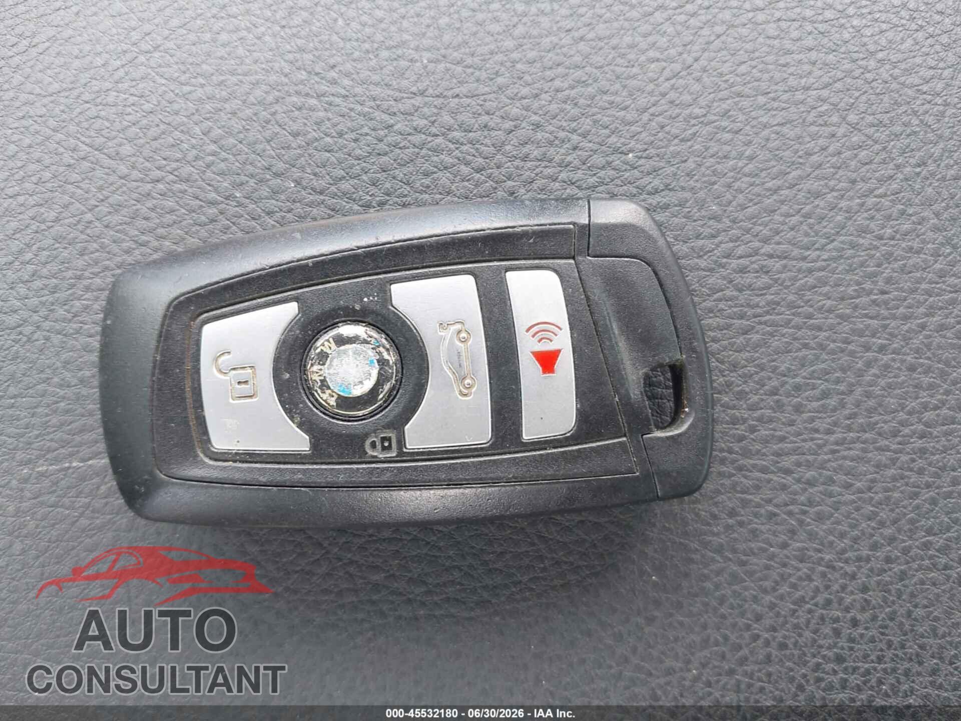 BMW 320I 2016 - WBA8E1G50GNT34423