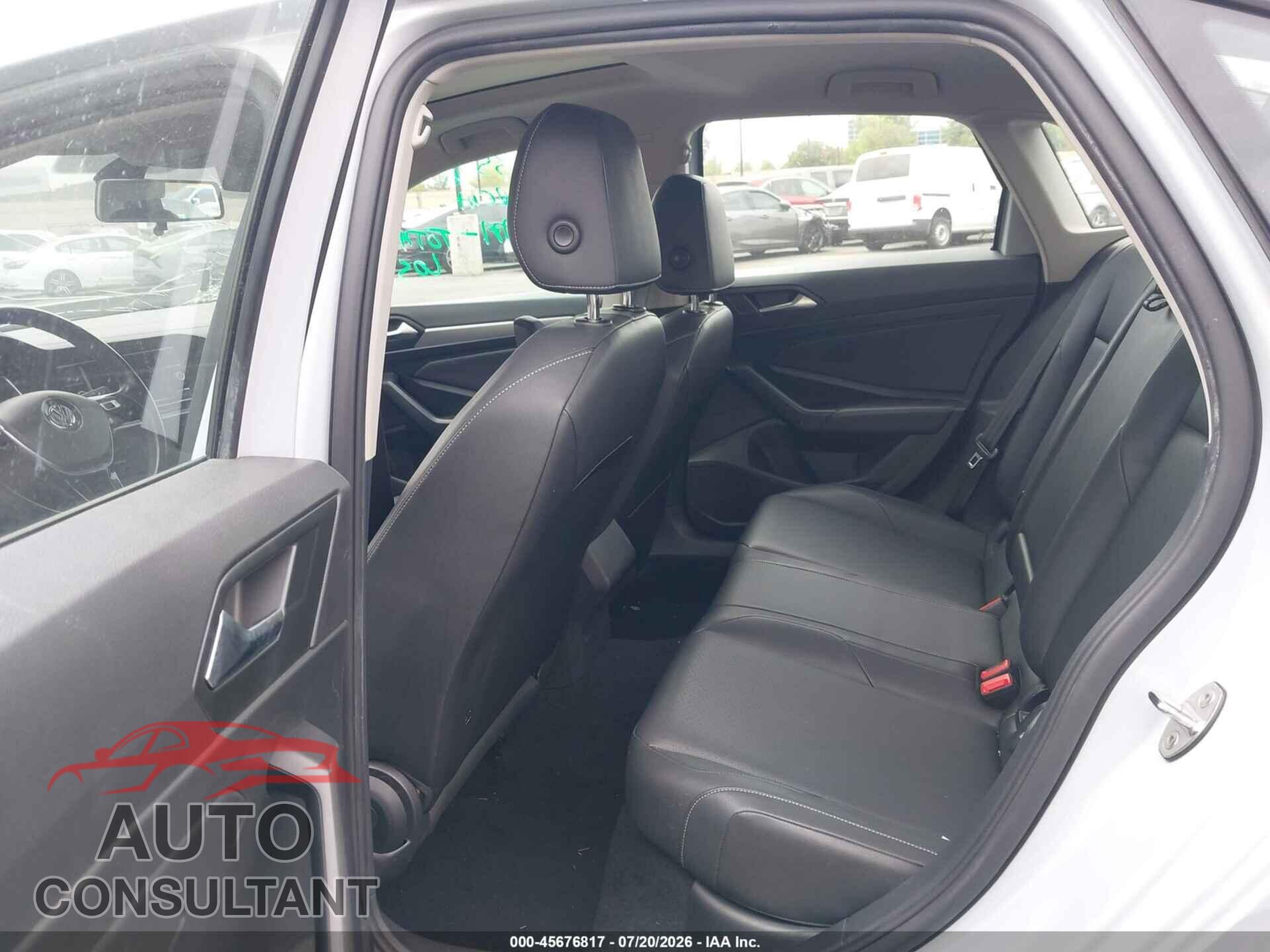 VOLKSWAGEN JETTA 2019 - 3VWCB7BUXKM139565
