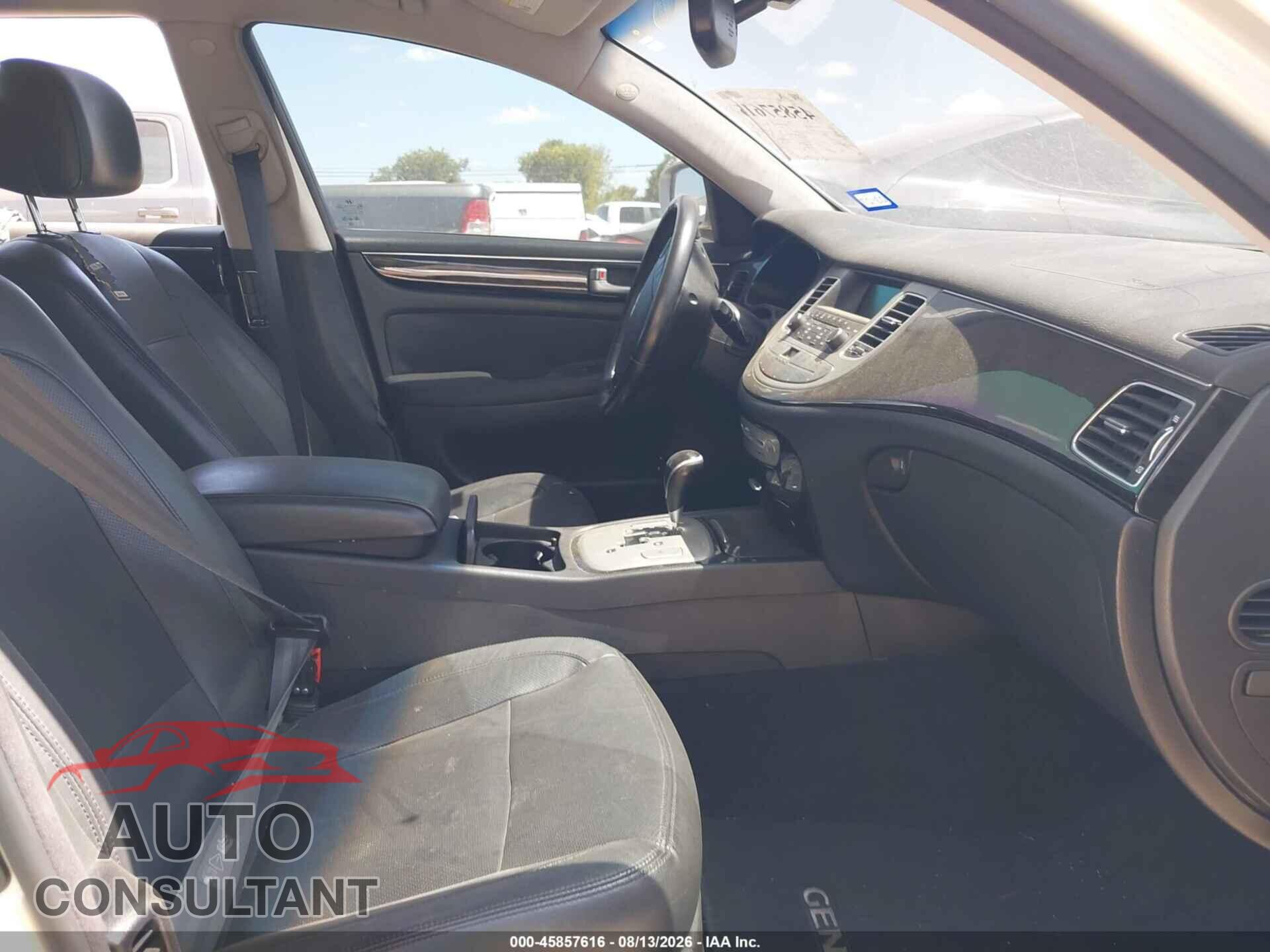 HYUNDAI GENESIS 2013 - KMHGC4DD3DU244391