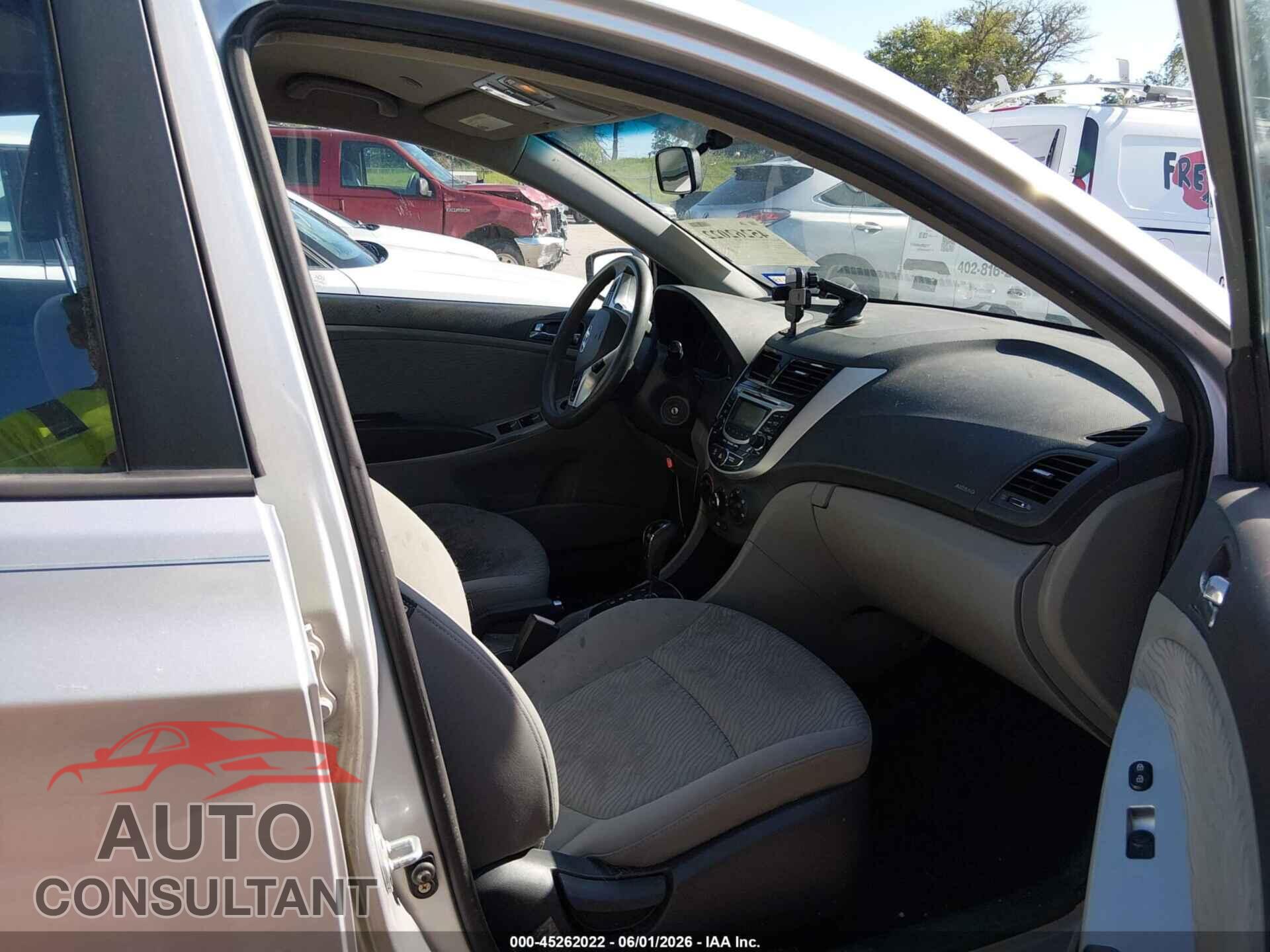 HYUNDAI ACCENT 2012 - KMHCU4AE2CU137579