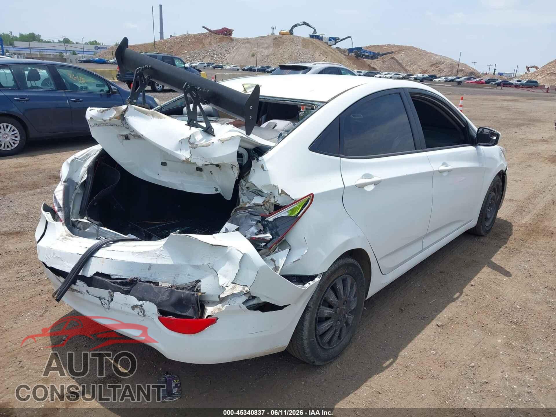 HYUNDAI ACCENT 2015 - KMHCT4AE6FU830484