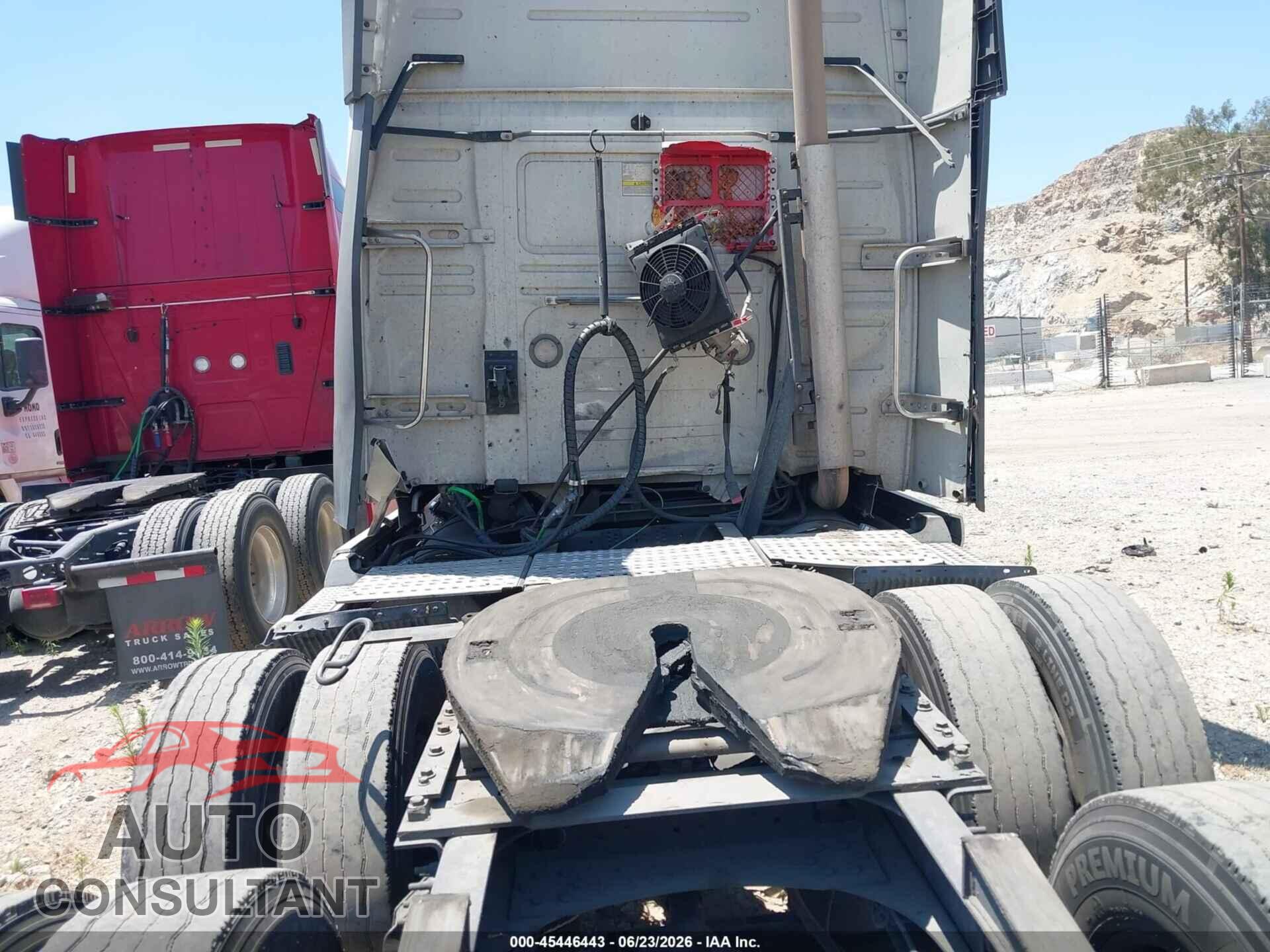 VOLVO VNL 2018 - 4V4NC9EH4JN897591