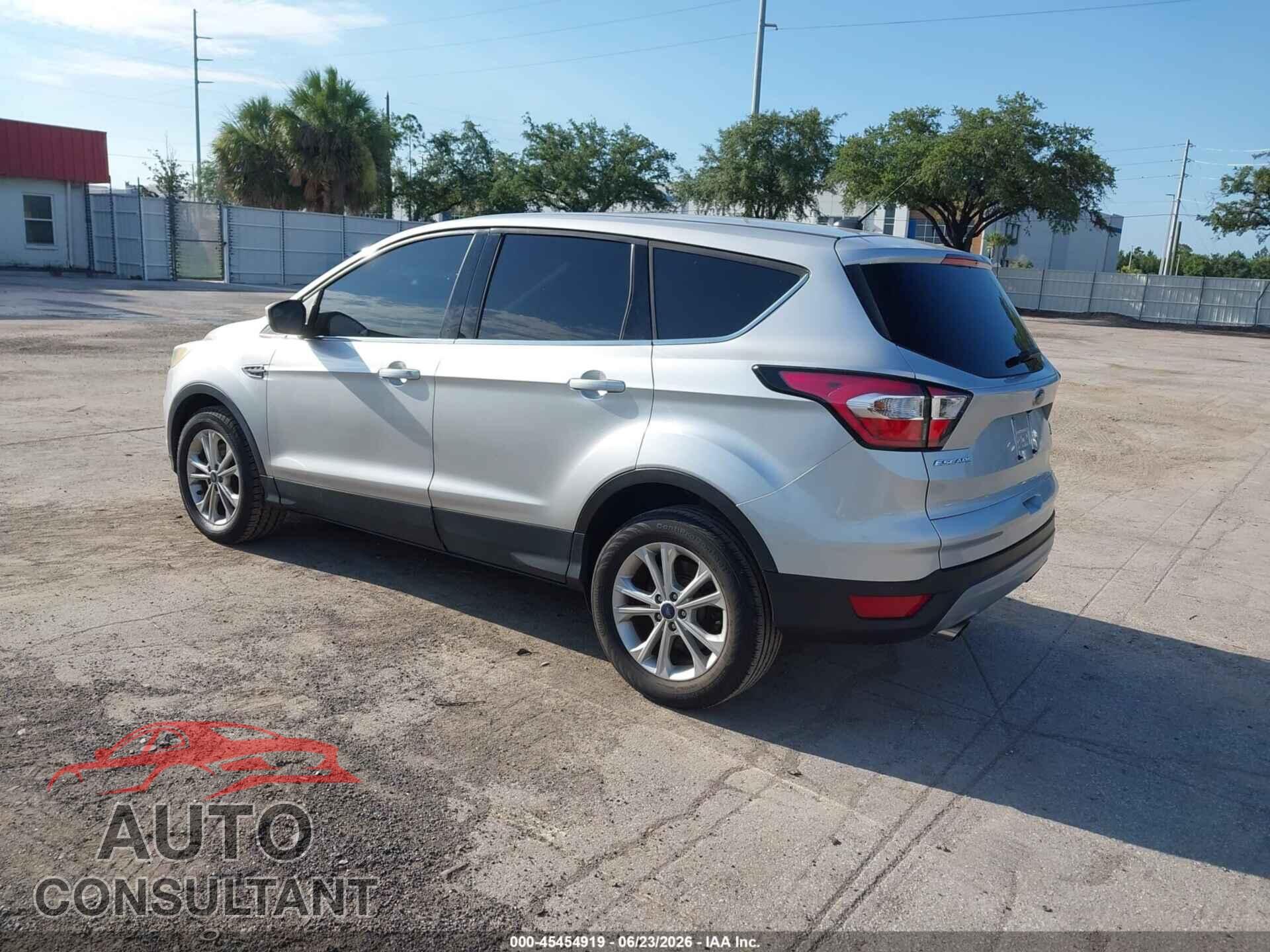 FORD ESCAPE 2017 - 1FMCU0G94HUC52906