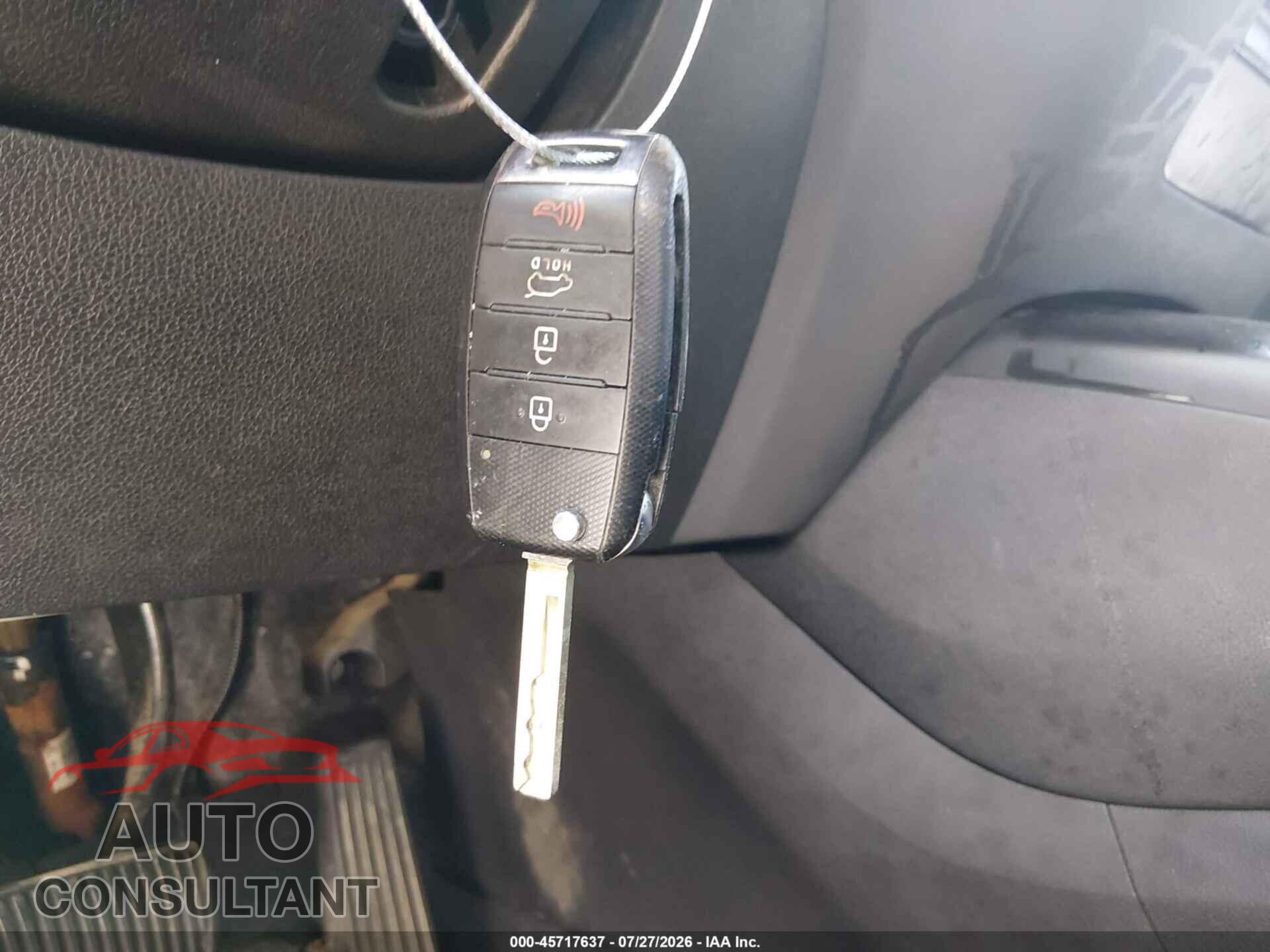KIA SORENTO 2017 - 5XYPGDA35HG287111