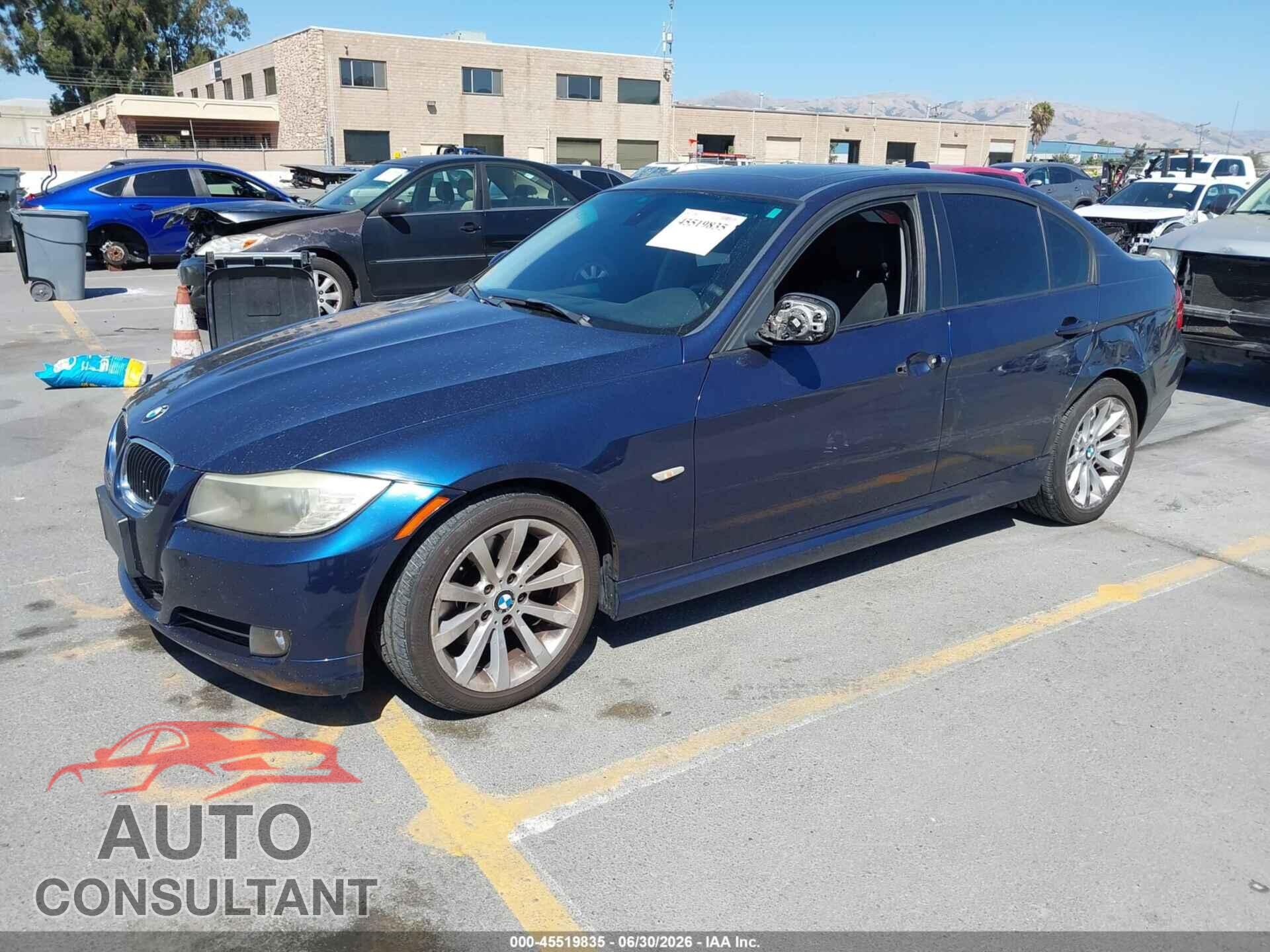 BMW 328I 2011 - WBAPH5G58BNM73640