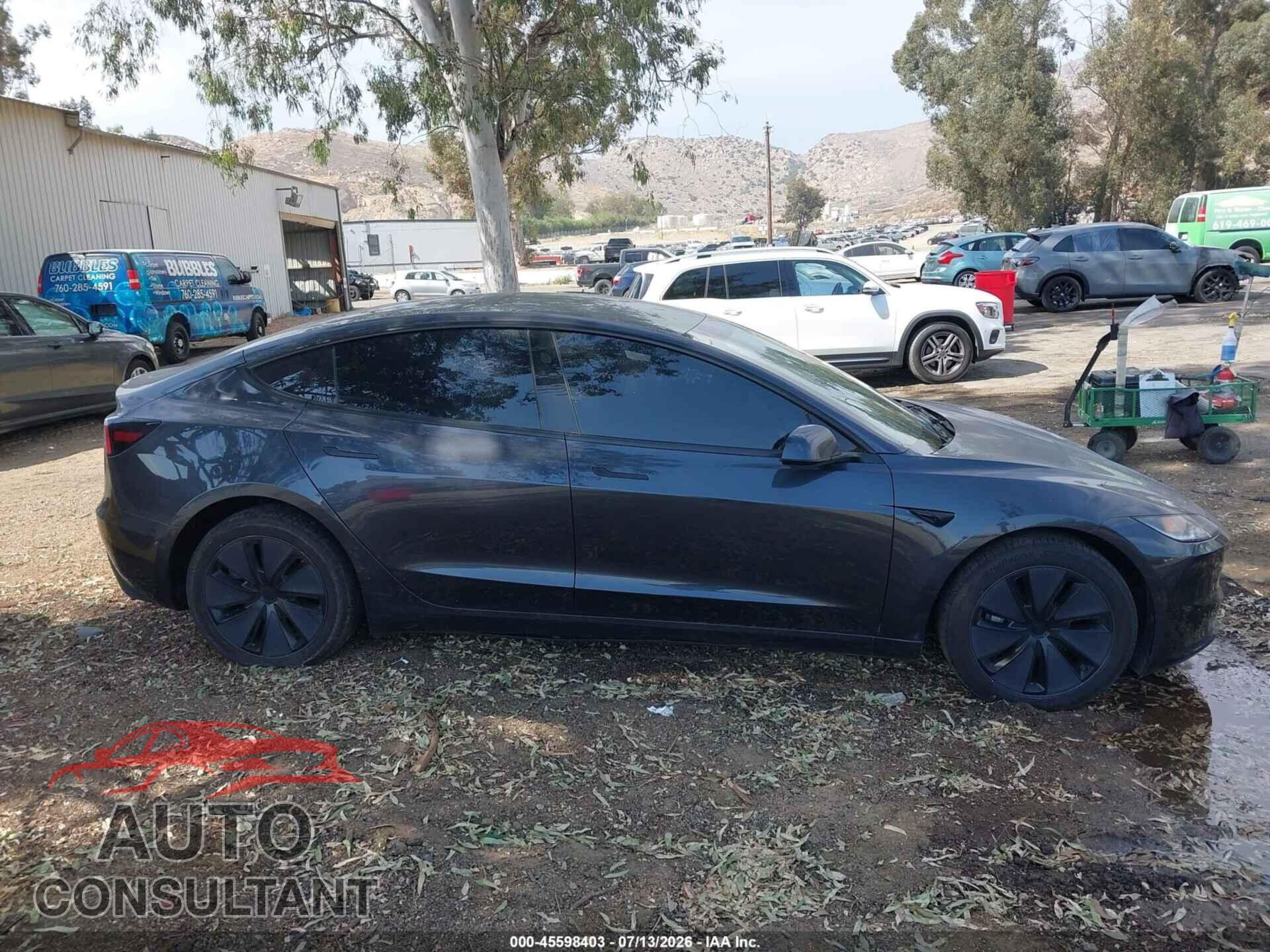 TESLA MODEL 3 2025 - 5YJ3E1EA7SF906382
