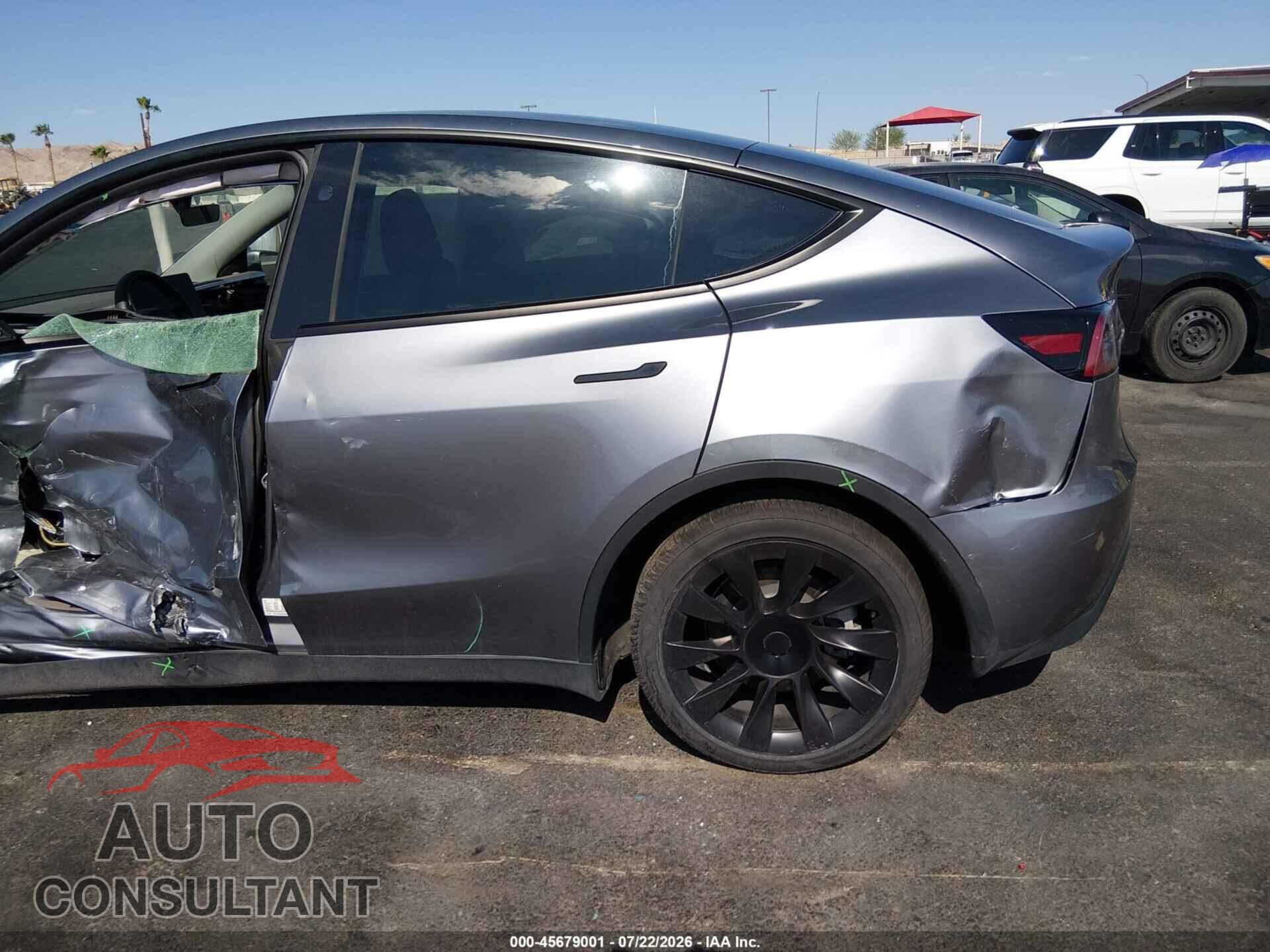 TESLA MODEL Y 2024 - 7SAYGAEEXRF204685