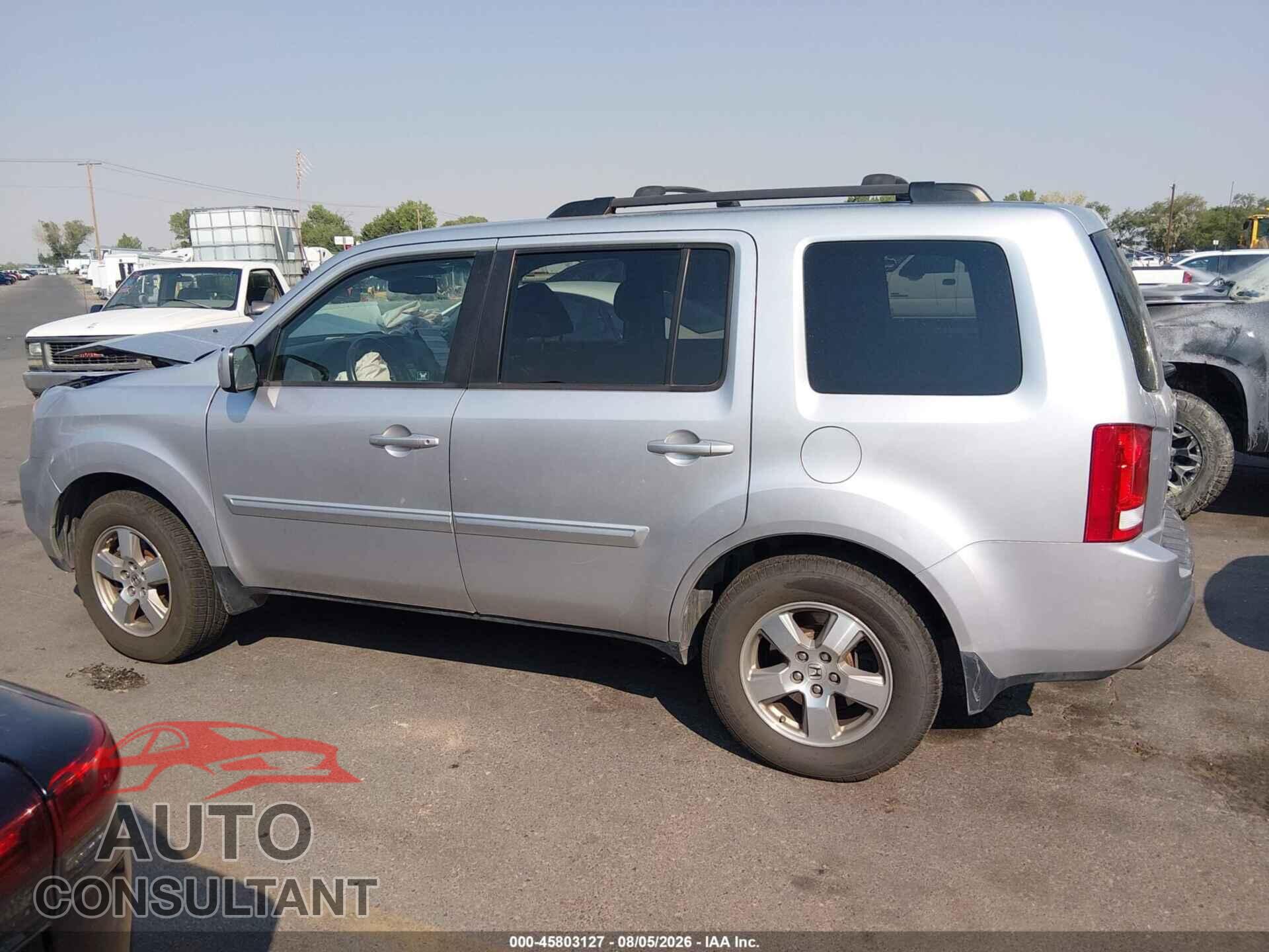 HONDA PILOT 2011 - 5FNYF4H5XBB048750