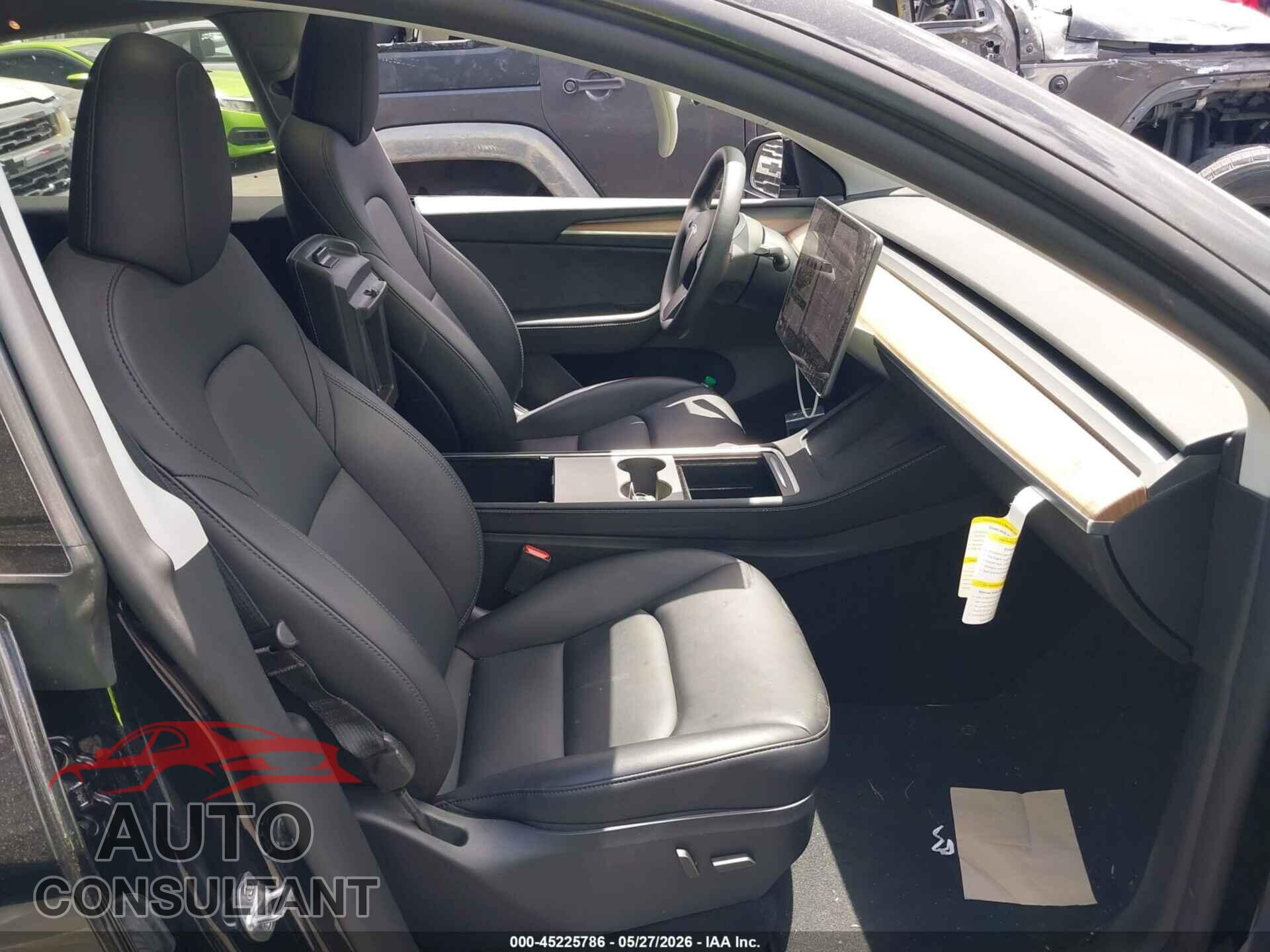 TESLA MODEL Y 2025 - 7SAYGDED1SF321375