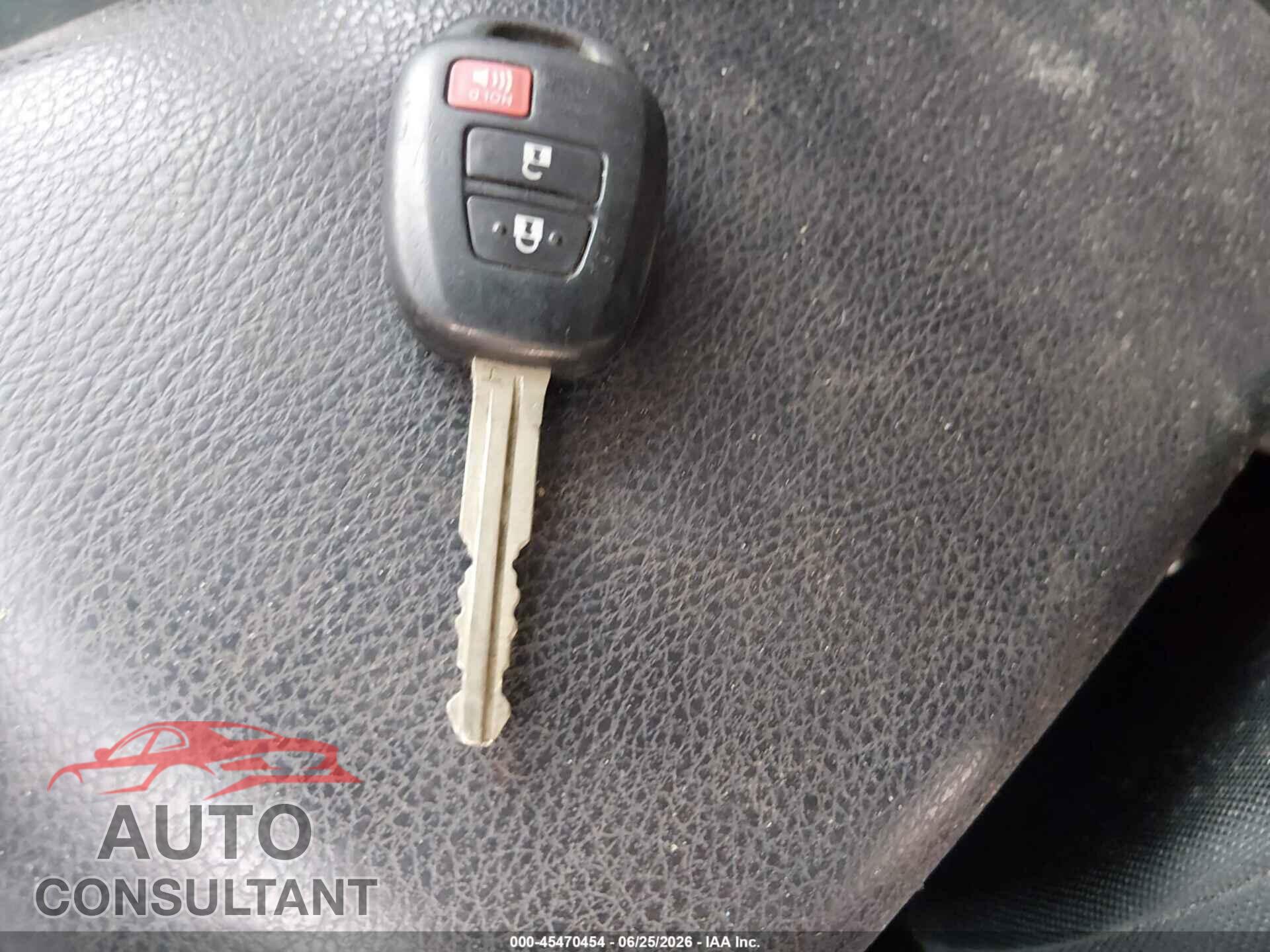 TOYOTA RAV4 2017 - JTMZFREV9HJ149706