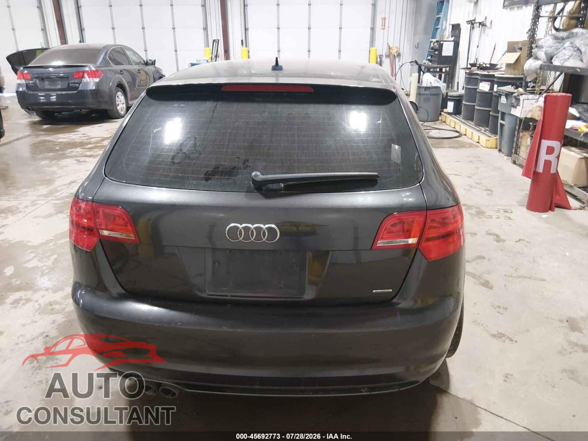 AUDI A3 2011 - WAUDFAFM6BA069172