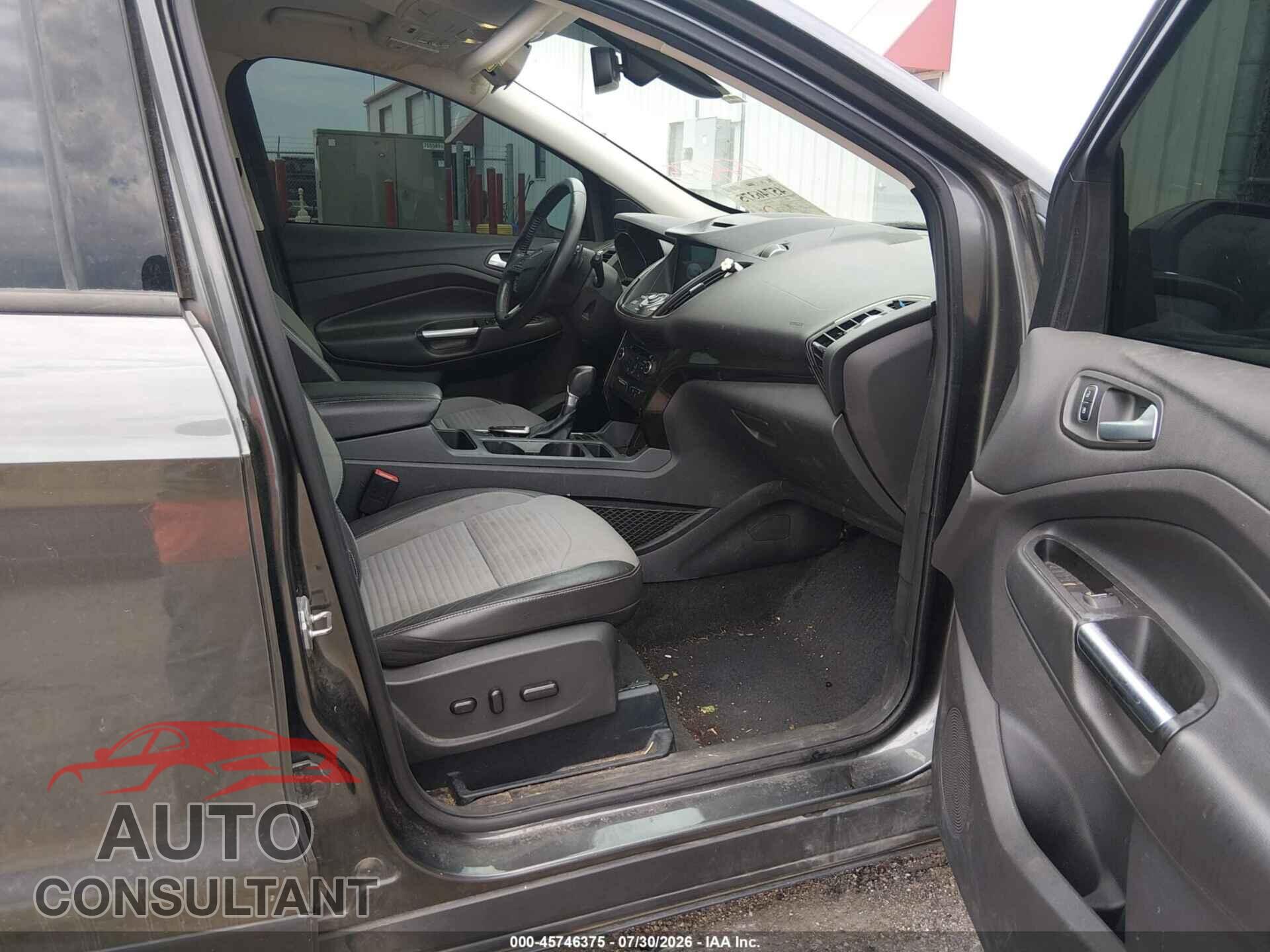 FORD ESCAPE 2017 - 1FMCU9J94HUB52964