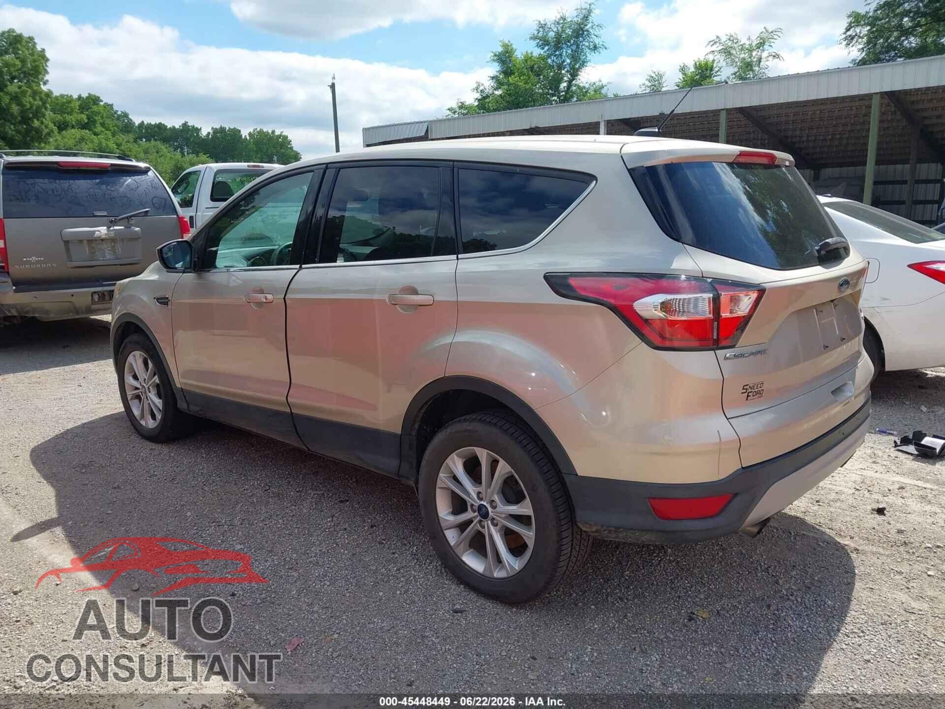 FORD ESCAPE 2017 - 1FMCU0GD9HUA53130