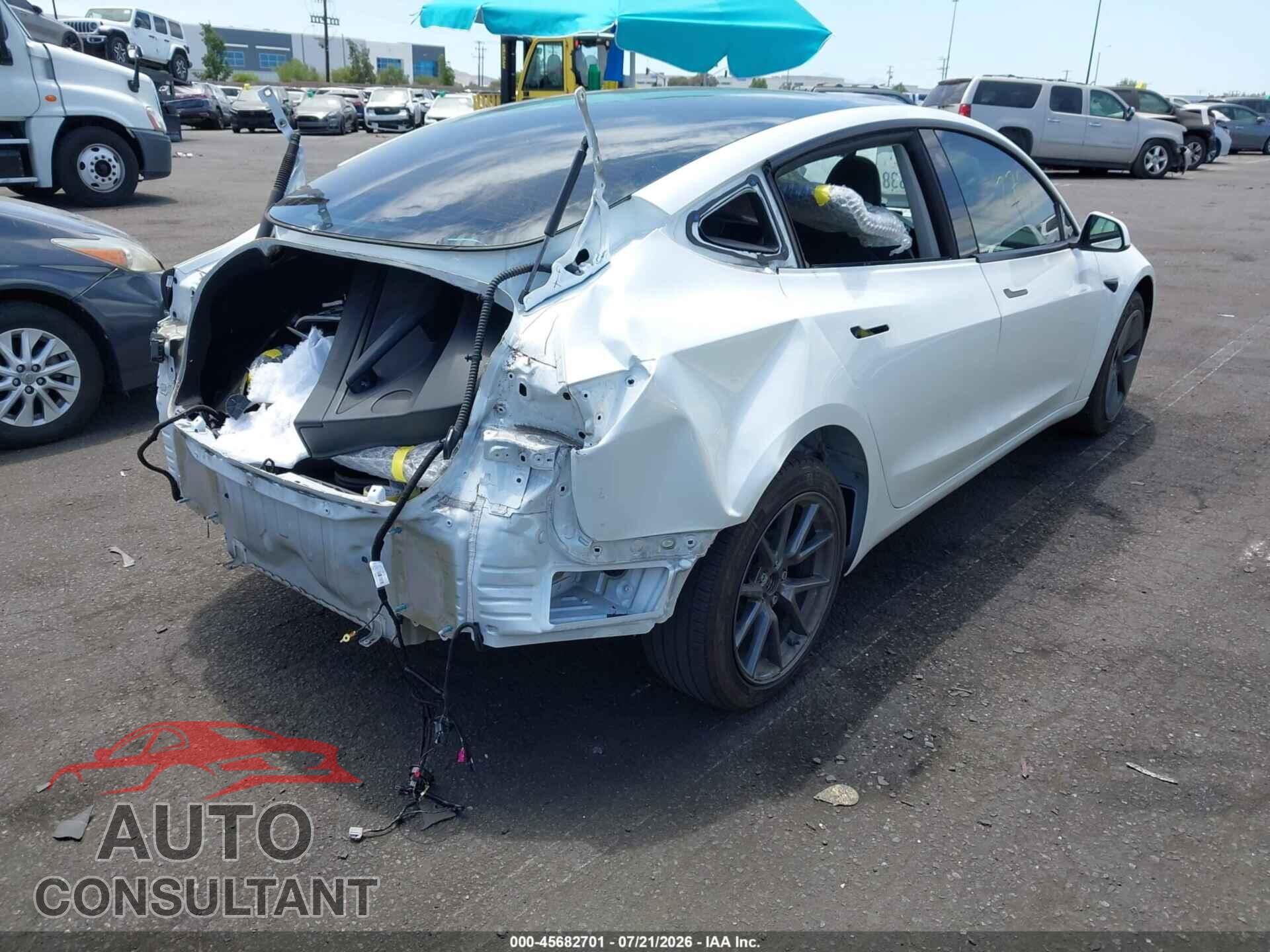 TESLA MODEL 3 2023 - 5YJ3E1EAXPF484955