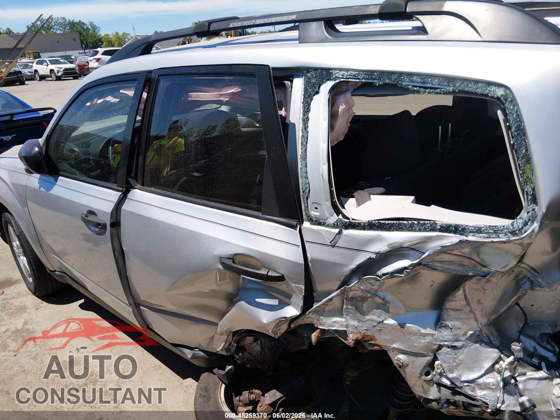 SUBARU FORESTER 2011 - JF2SHBBC4BH720752