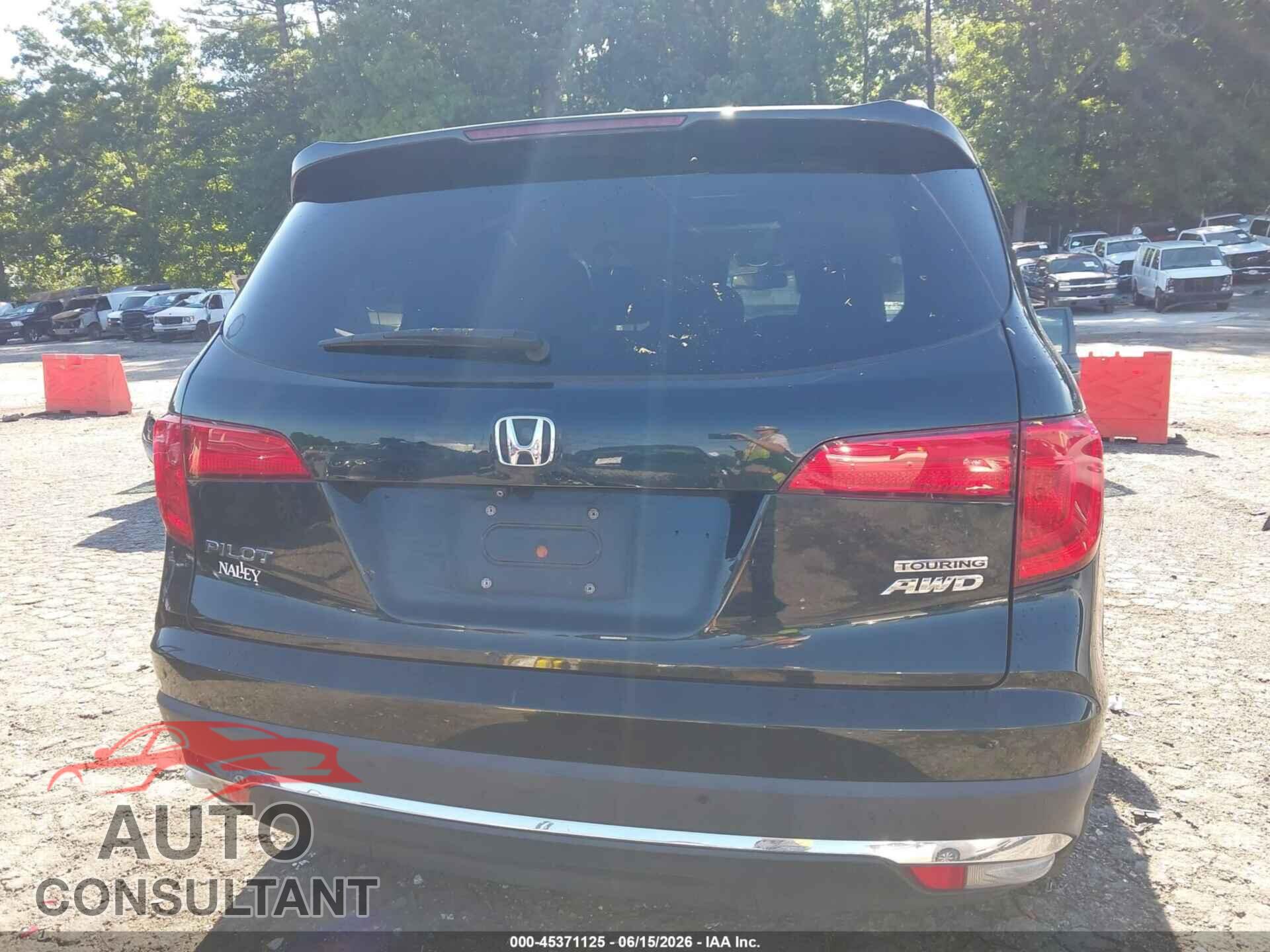HONDA PILOT 2017 - 5FNYF6H99HB094867