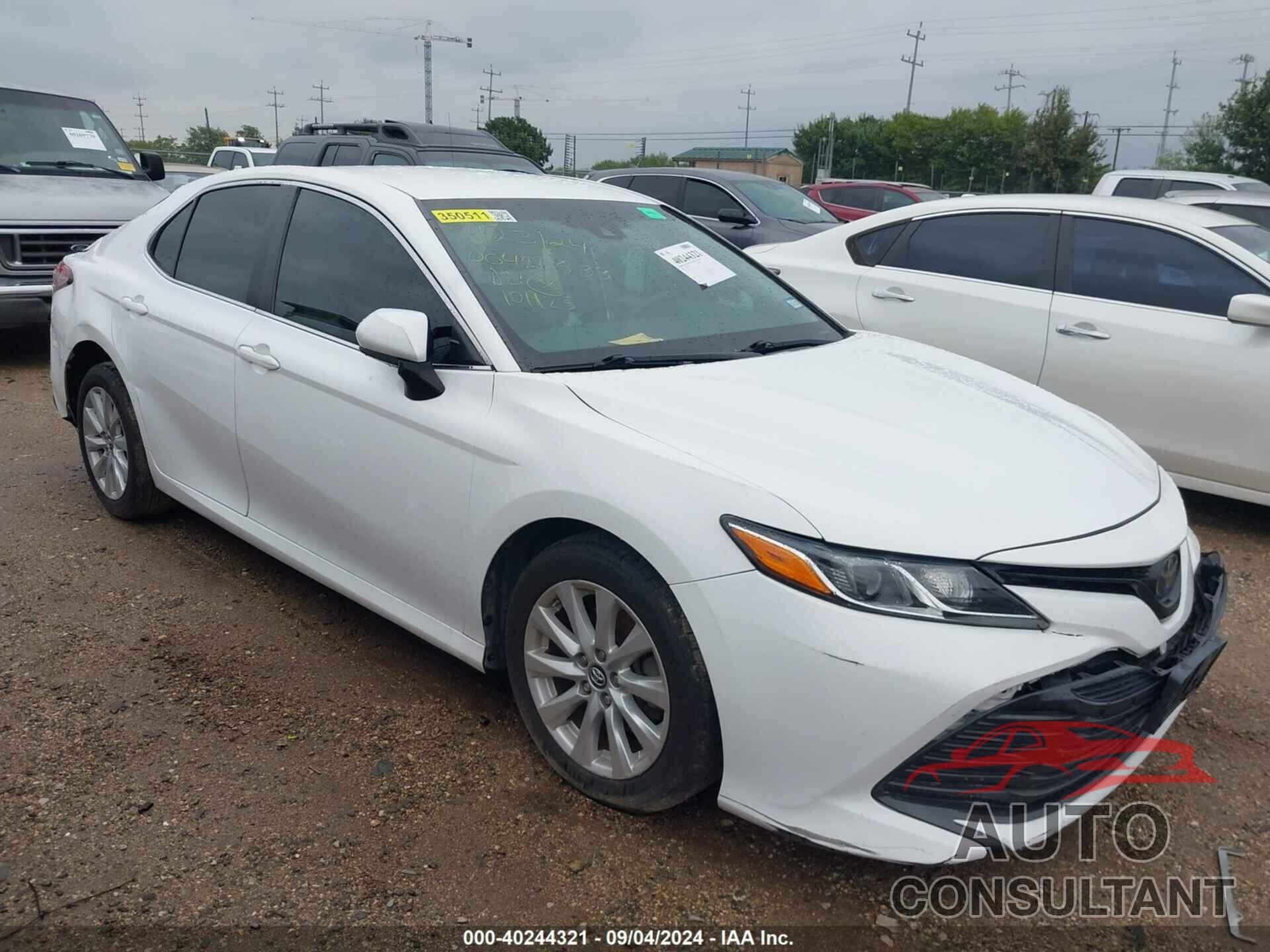TOYOTA CAMRY 2018 - 4T1B11HK8JU101925