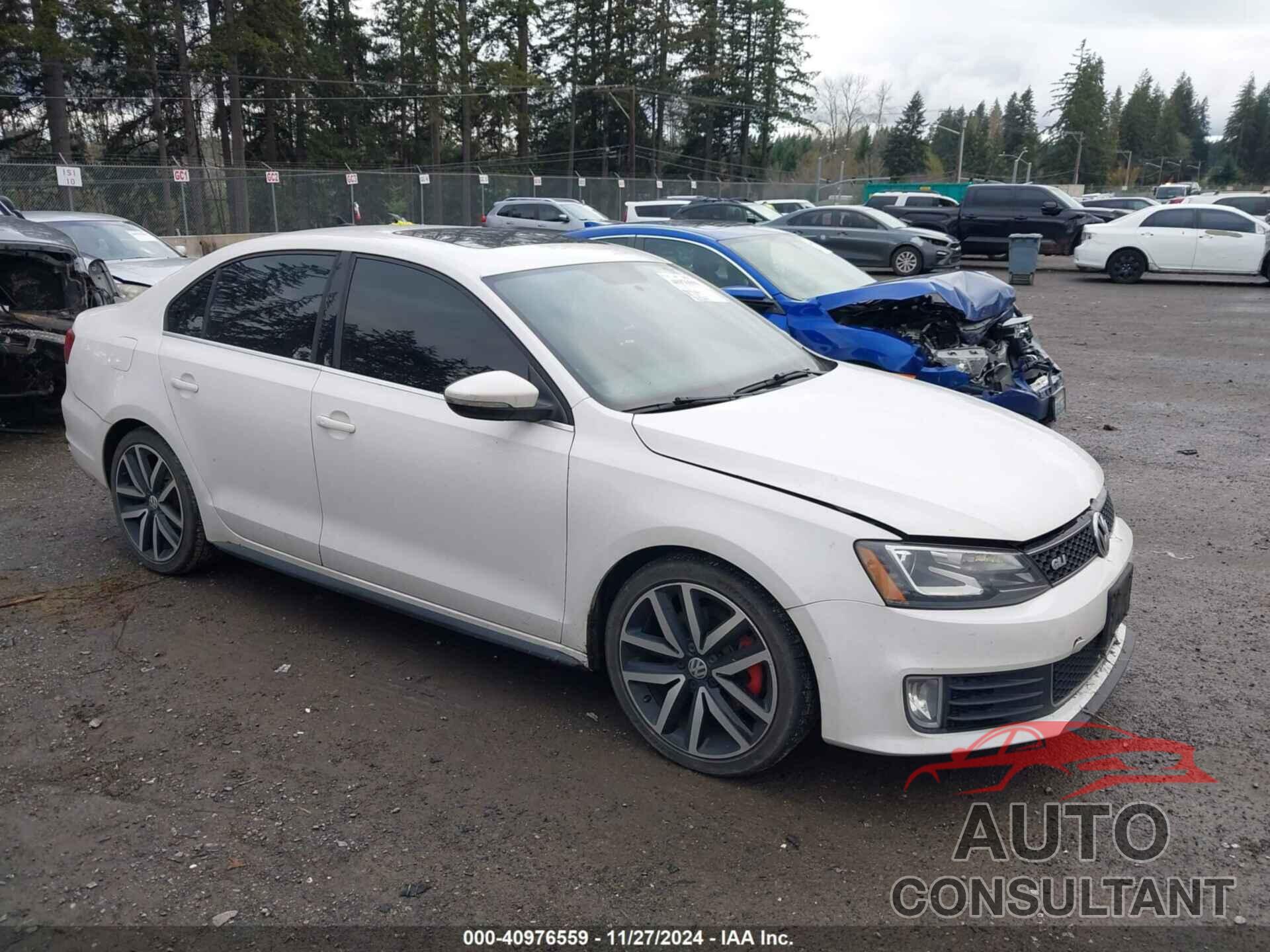 VOLKSWAGEN JETTA 2013 - 3VW4A7AJ2DM412502