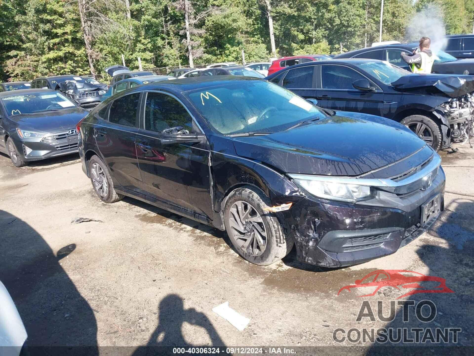 HONDA CIVIC 2018 - 2HGFC2F74JH511131