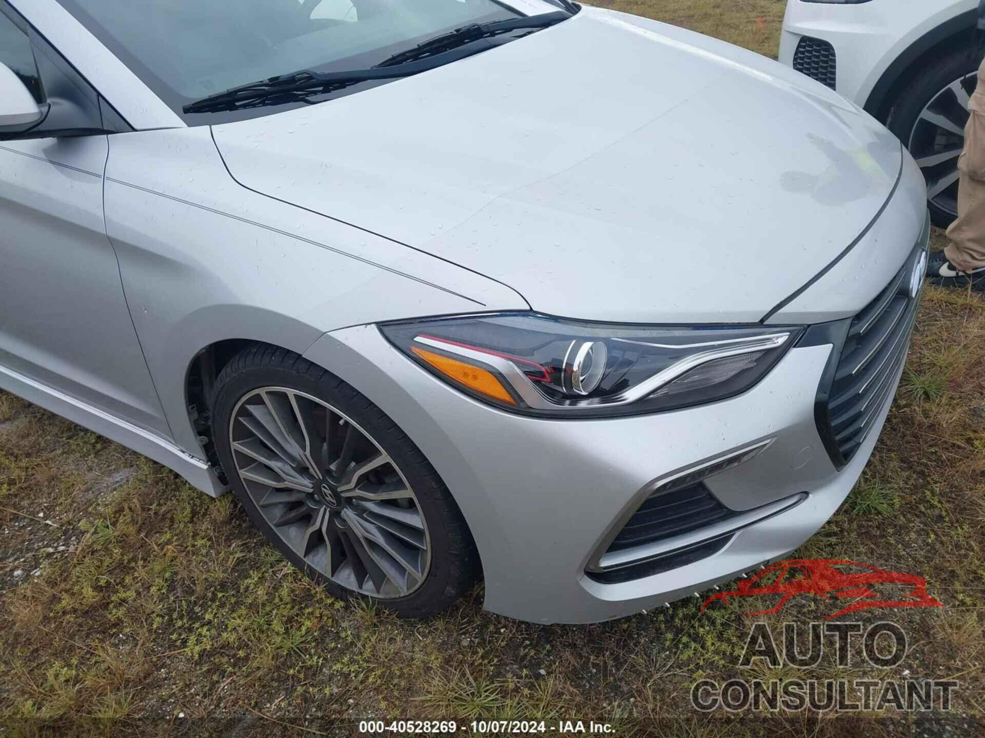 HYUNDAI ELANTRA 2018 - KMHD04LB7JU703428
