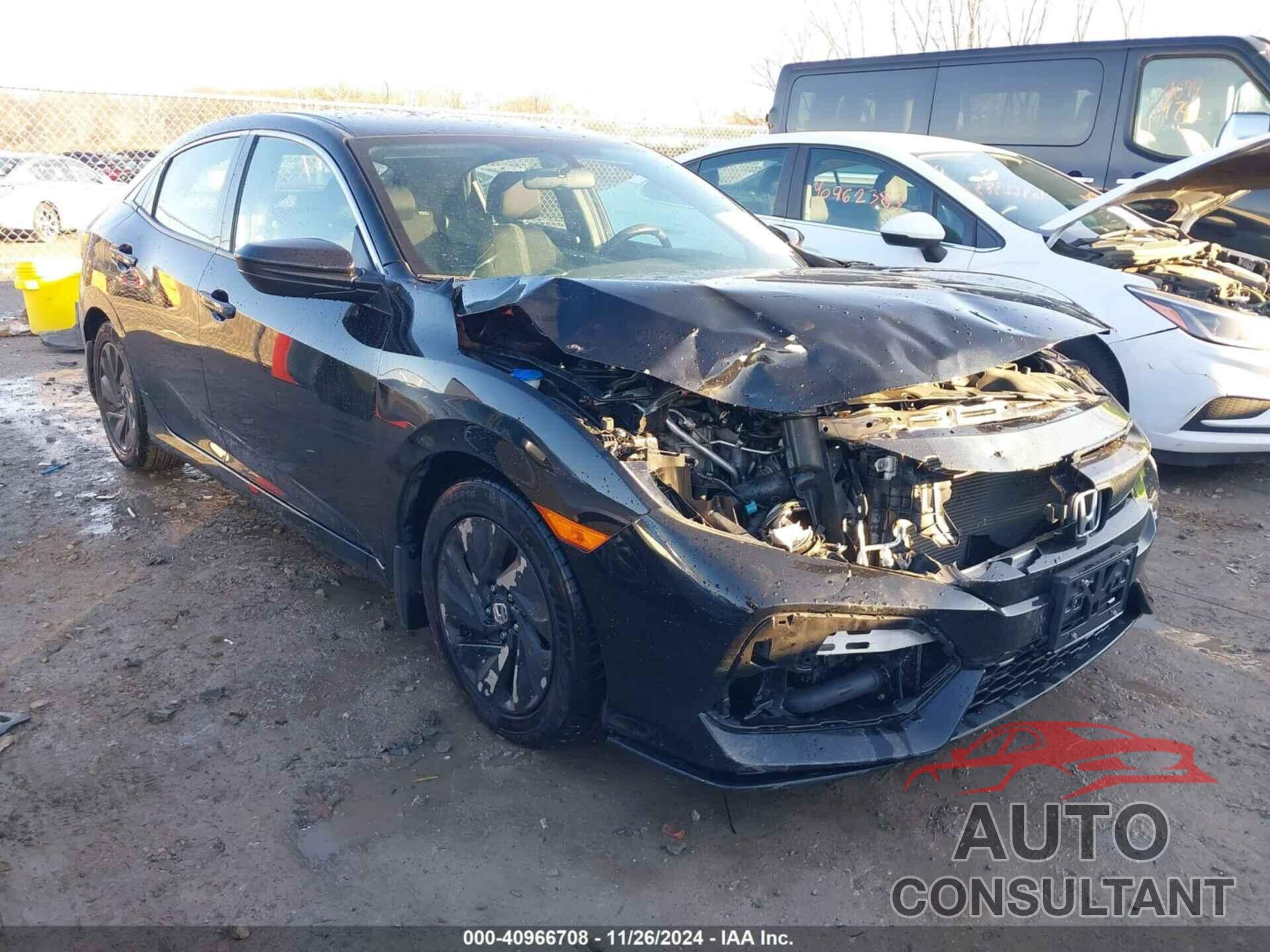 HONDA CIVIC 2018 - SHHFK7H26JU220084
