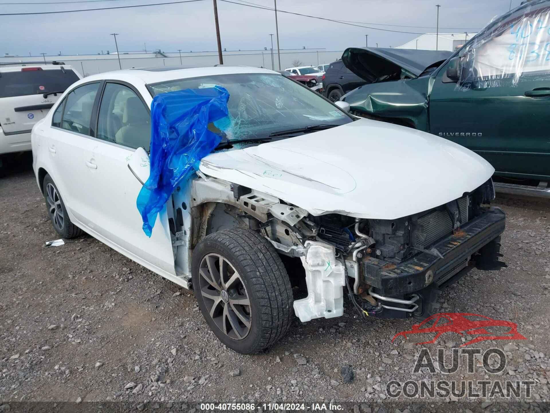 VOLKSWAGEN JETTA 2018 - 3VWDB7AJ8JM252649