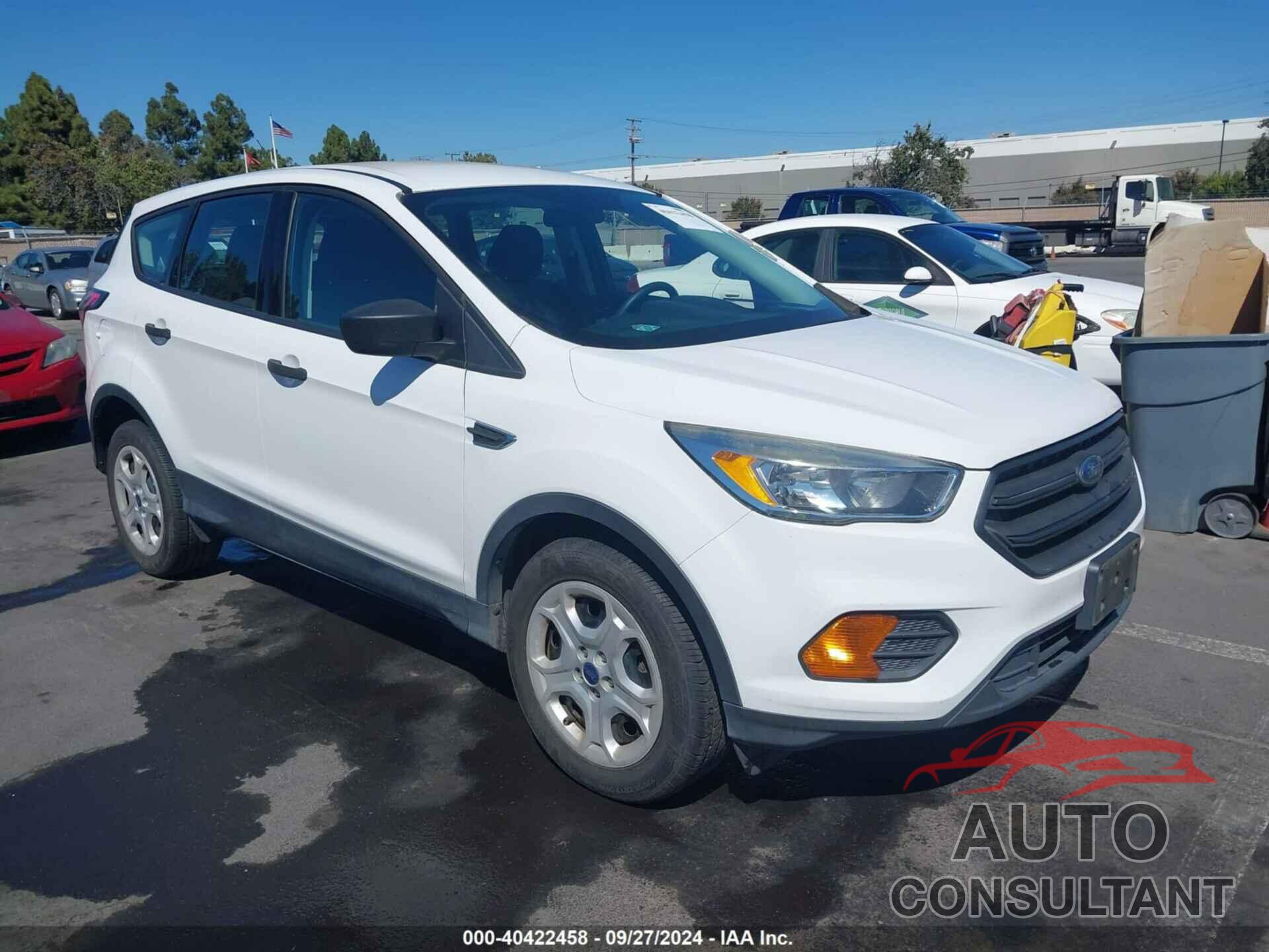 FORD ESCAPE 2017 - 1FMCU0F74HUE17773