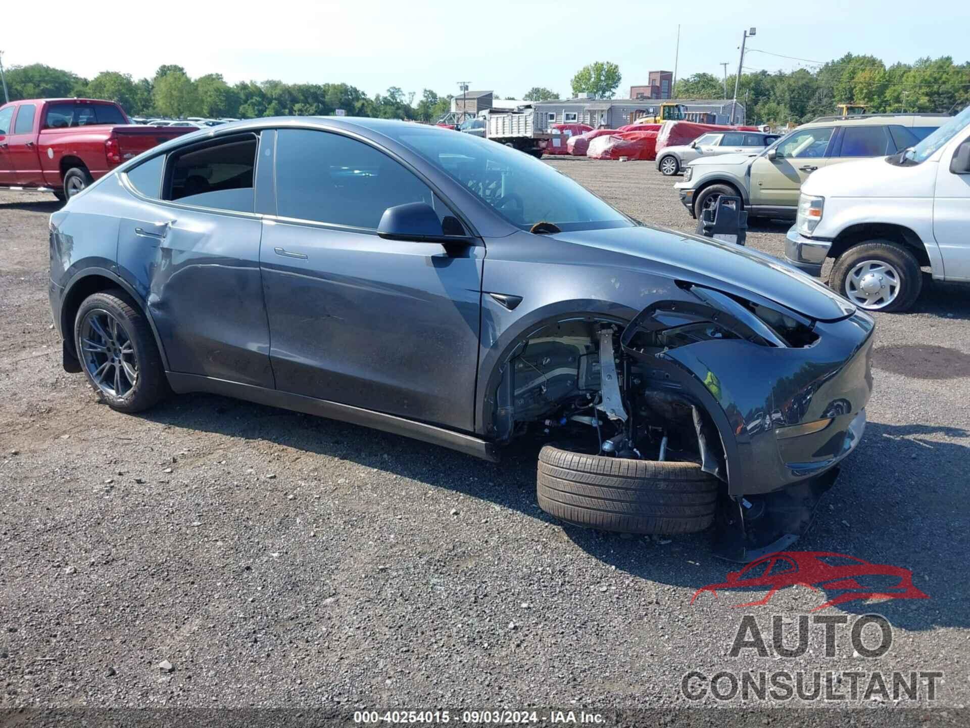 TESLA MODEL Y 2024 - 7SAYGDEE0RA301439