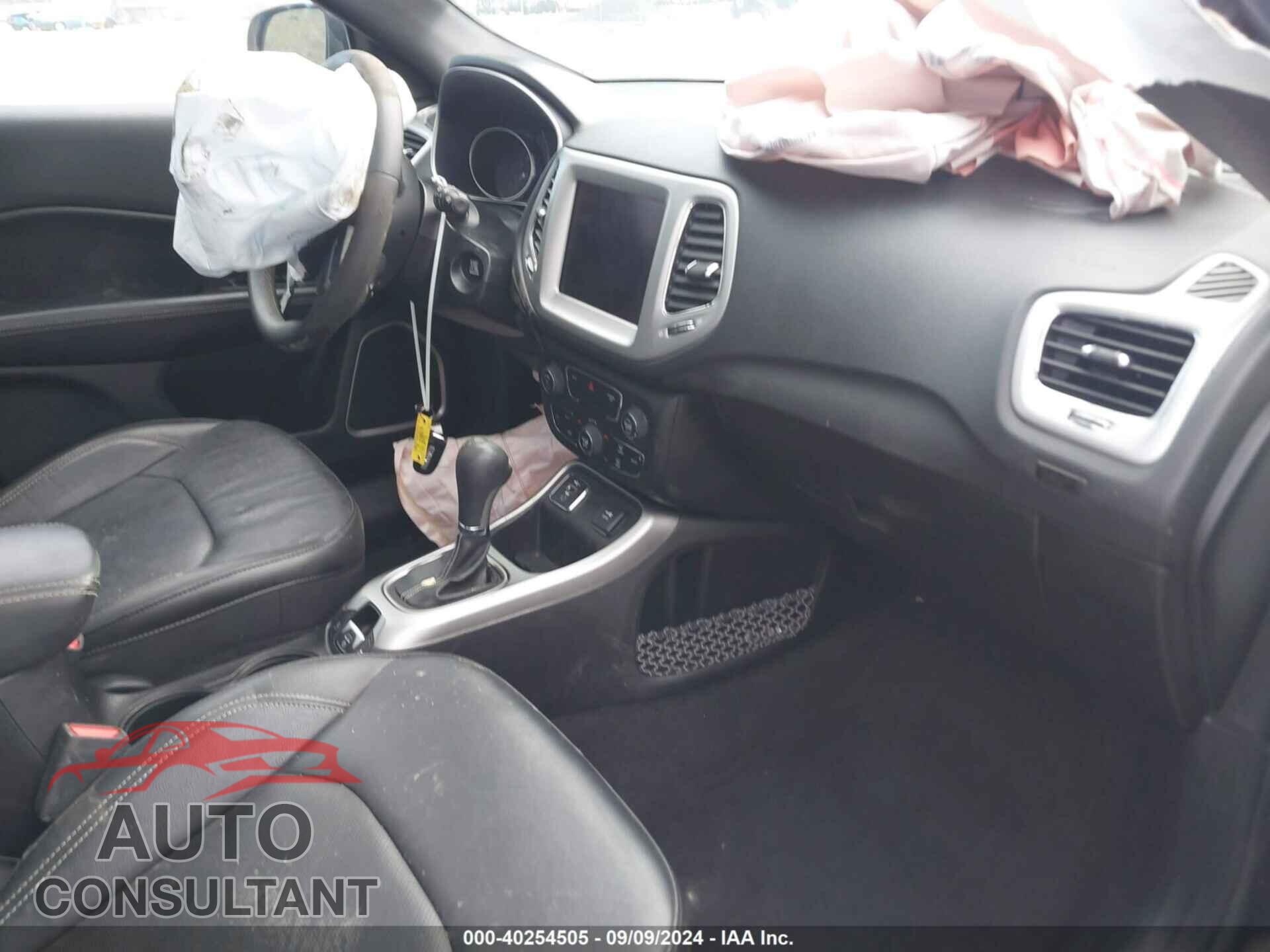 JEEP COMPASS 2021 - 3C4NJCEB7MT604071